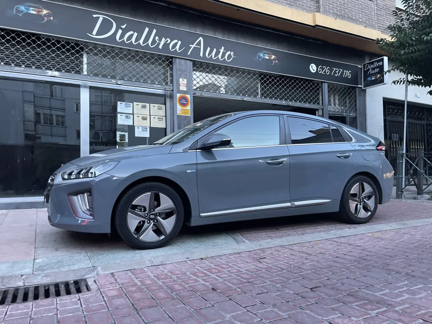 Hyundai IONIQ HEV 1.6 GDI Klass Grau - 1