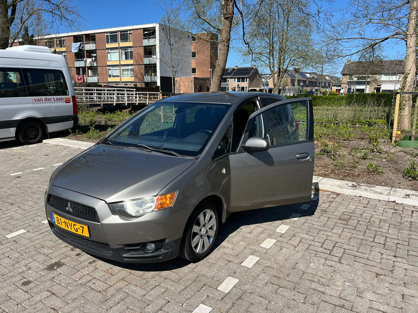 Mitsubishi Colt Colt 1.3 Edition Two Šedá - 1