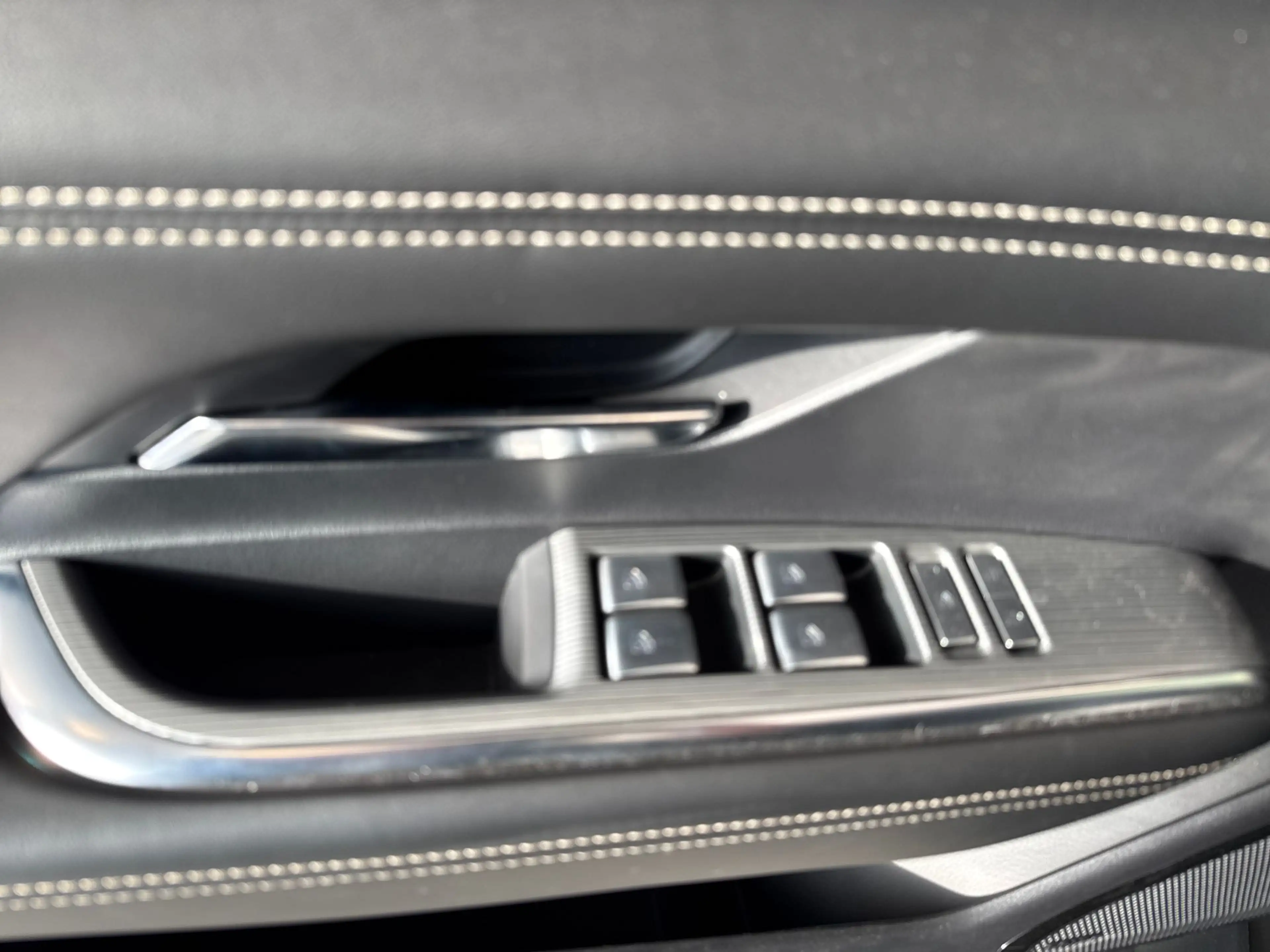 Mazda 6e Takumi 68.8 kWh diverse kleuren beschikbaar — photo 15