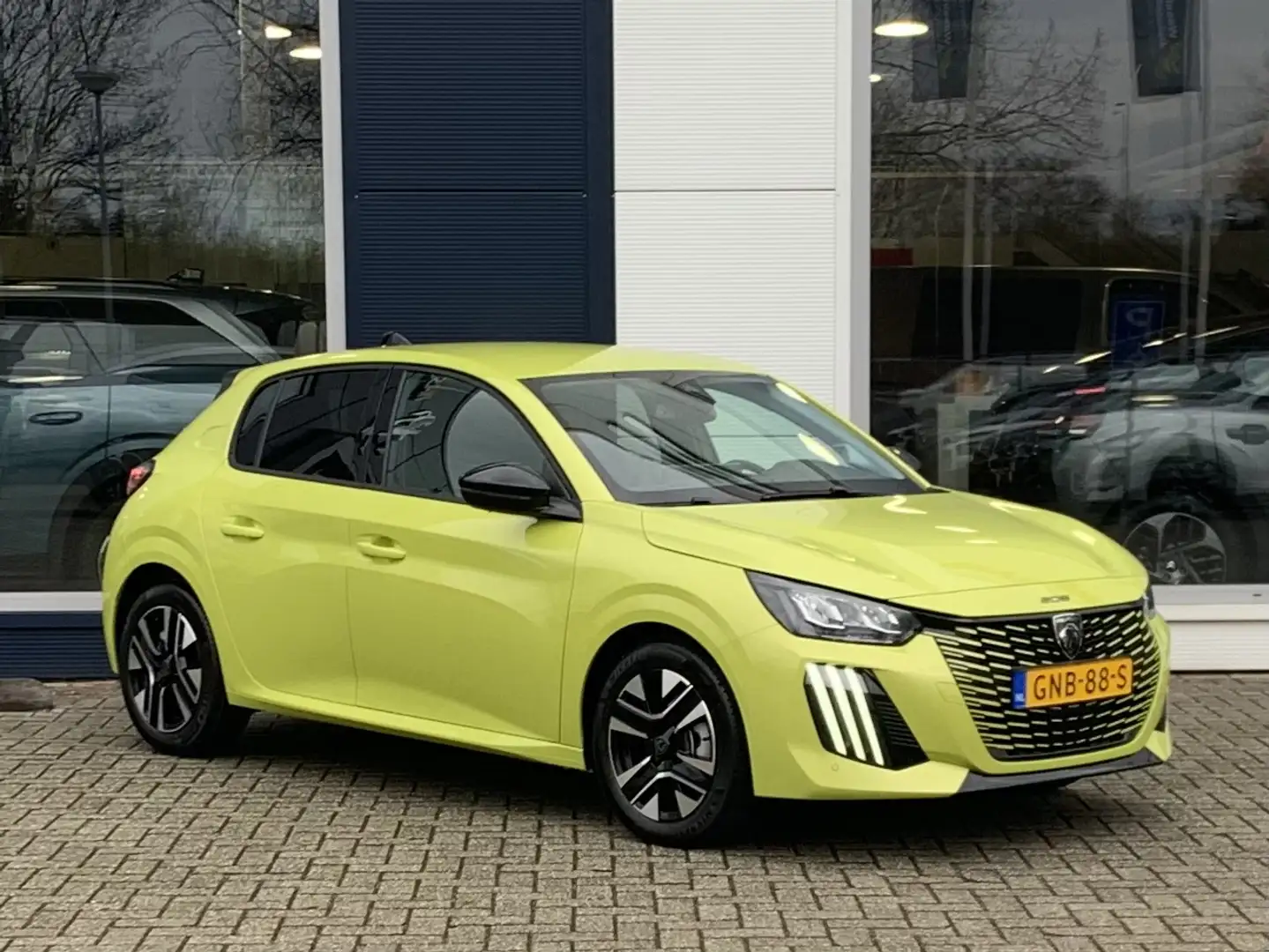 Peugeot 208 1.2 Allure 100pk | Navigatie | Cruise controle | A Jaune - 2