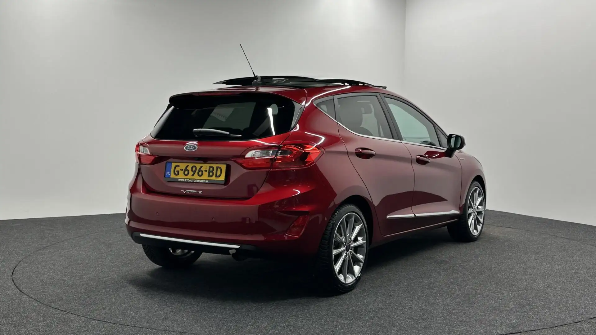 Ford Fiesta 1.0 EcoBoost Vignale PANO LM CAMERA LEER ECC CRUIS Rood - 2
