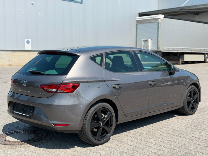 SEAT Leon Connect *Full Link *Sitzheizung *PDC *Tüv — photo 10