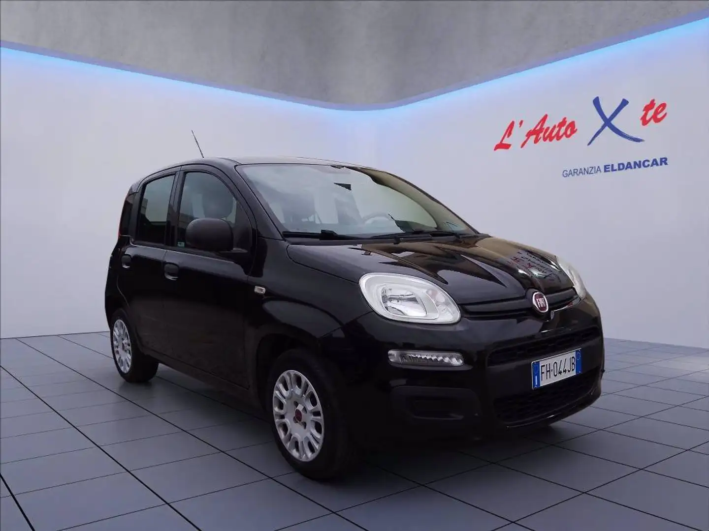 Fiat Panda 1.2 Easy 69cv Schwarz - 1