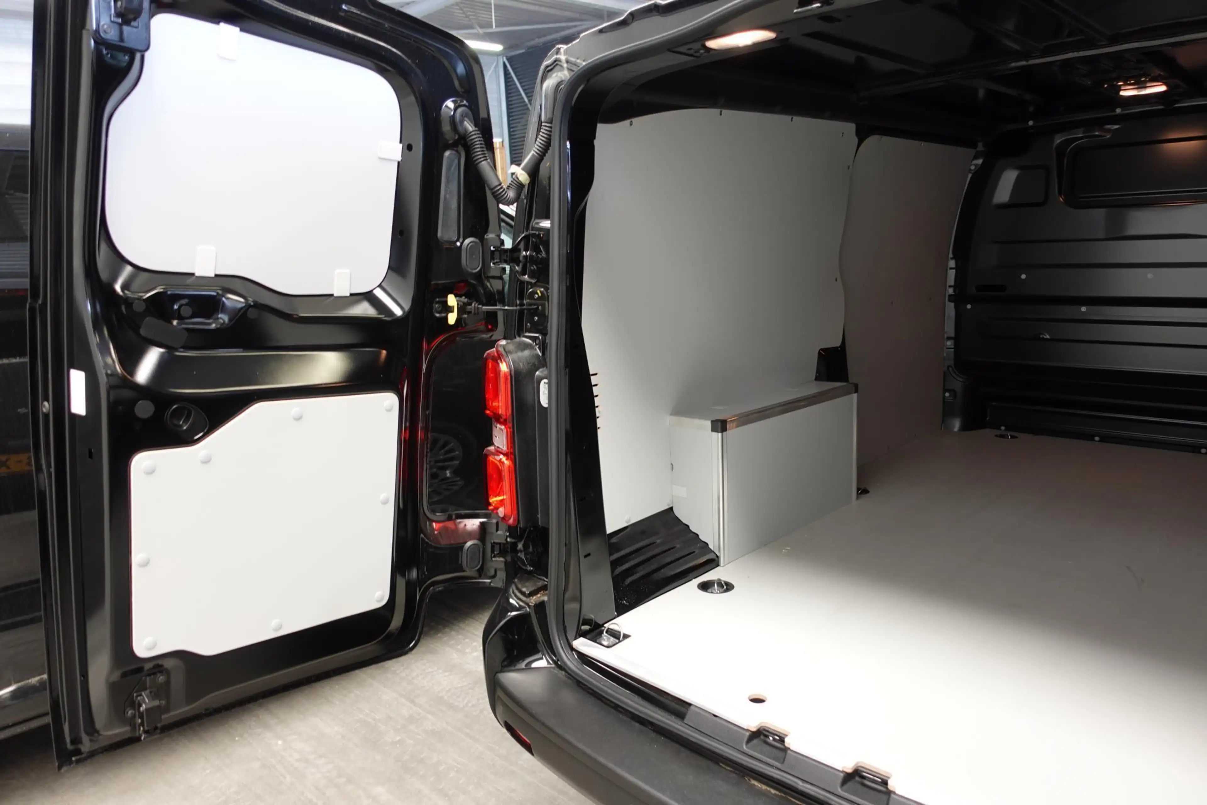 Peugeot Expert 2.0 BlueHDI 145PK L3 Automaat Trekhaak Airco navig — photo 4