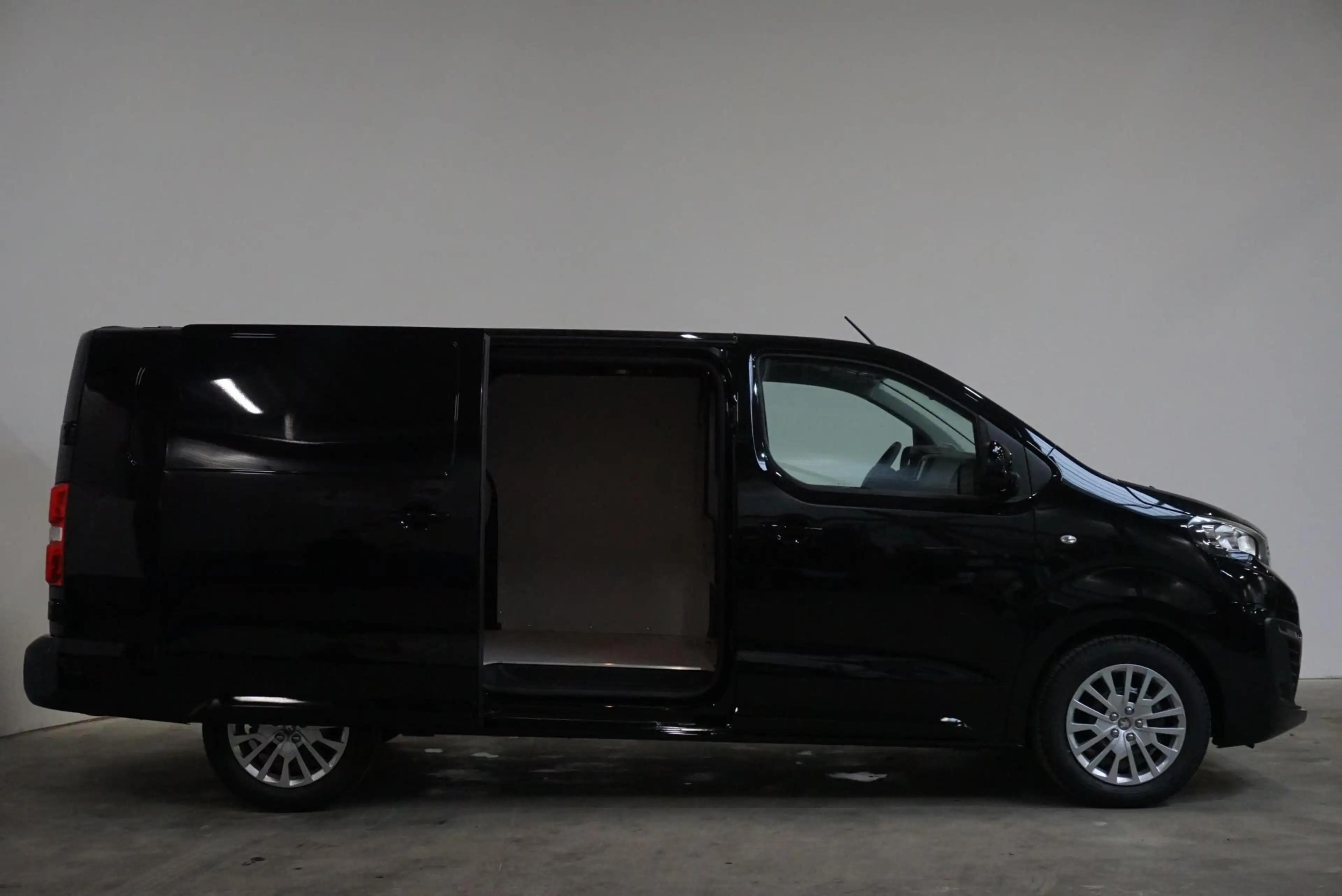 Peugeot Expert 2.0 BlueHDI 145PK L3 Automaat Trekhaak Airco navig — photo 22