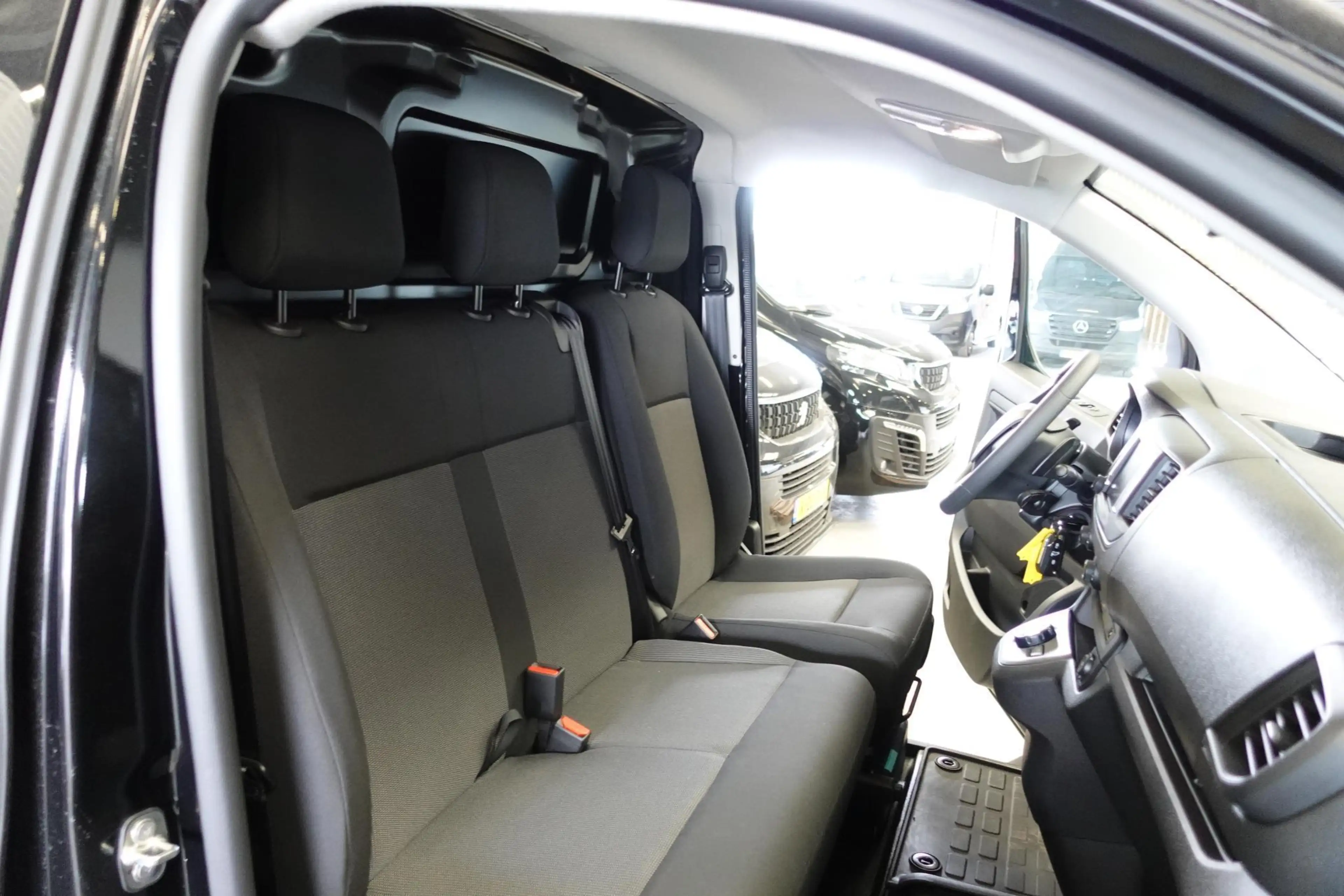 Peugeot Expert 2.0 BlueHDI 145PK L3 Automaat Trekhaak Airco navig — photo 28
