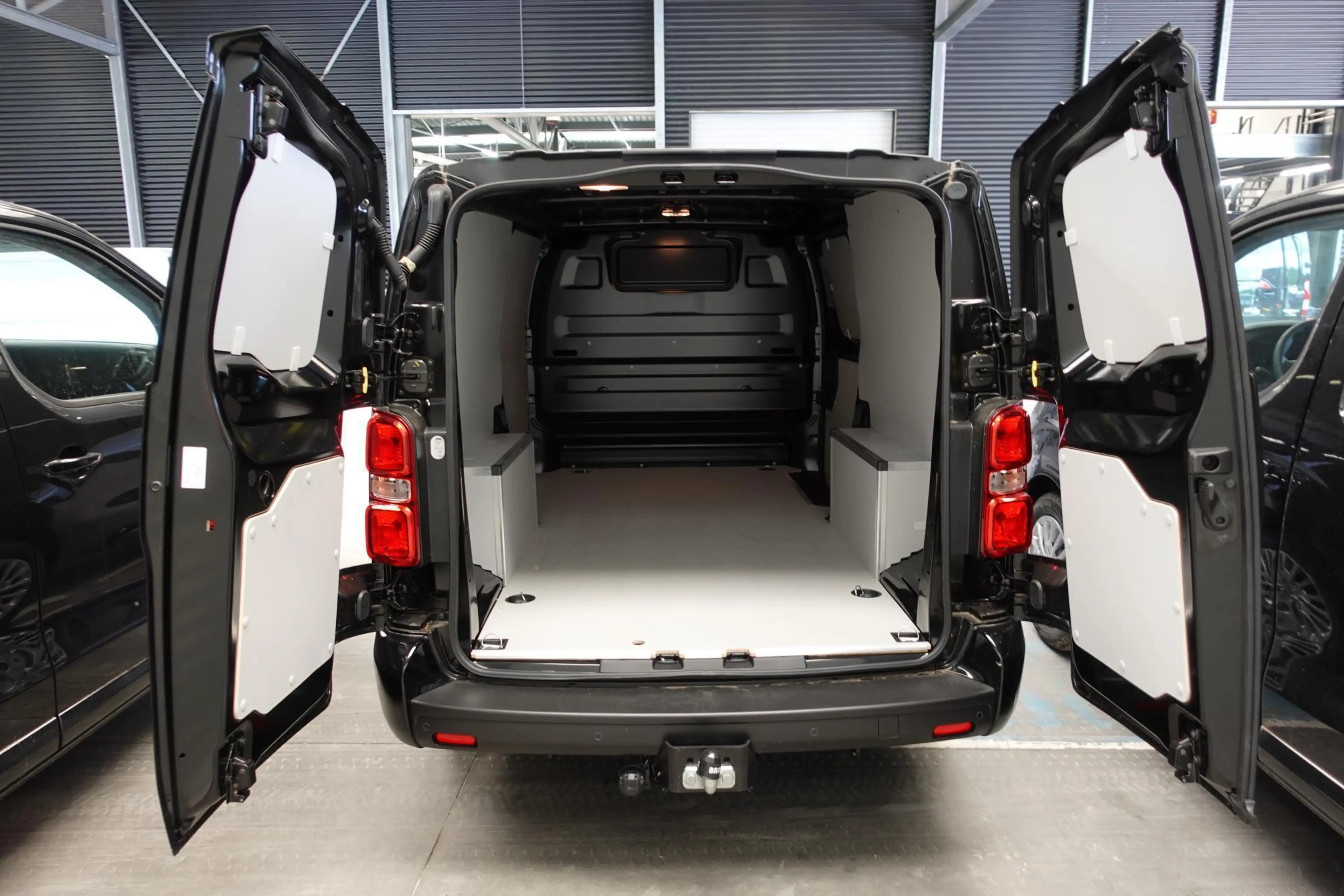 Peugeot Expert 2.0 BlueHDI 145PK L3 Automaat Trekhaak Airco navig — photo 30