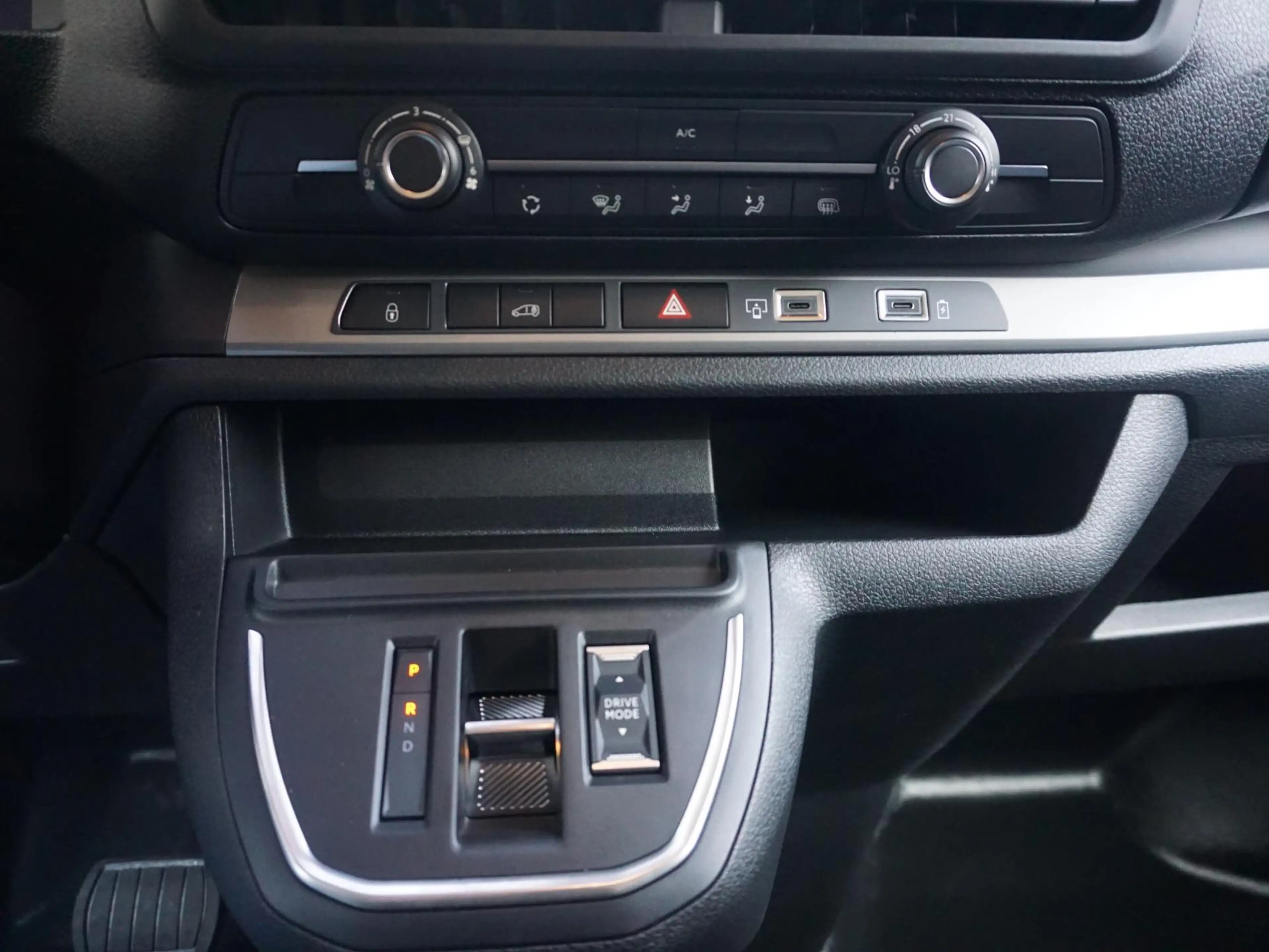 Opel Vivaro-e Electric L2 75 kWh | e-PTO 400V | navigatie incl. — photo 15