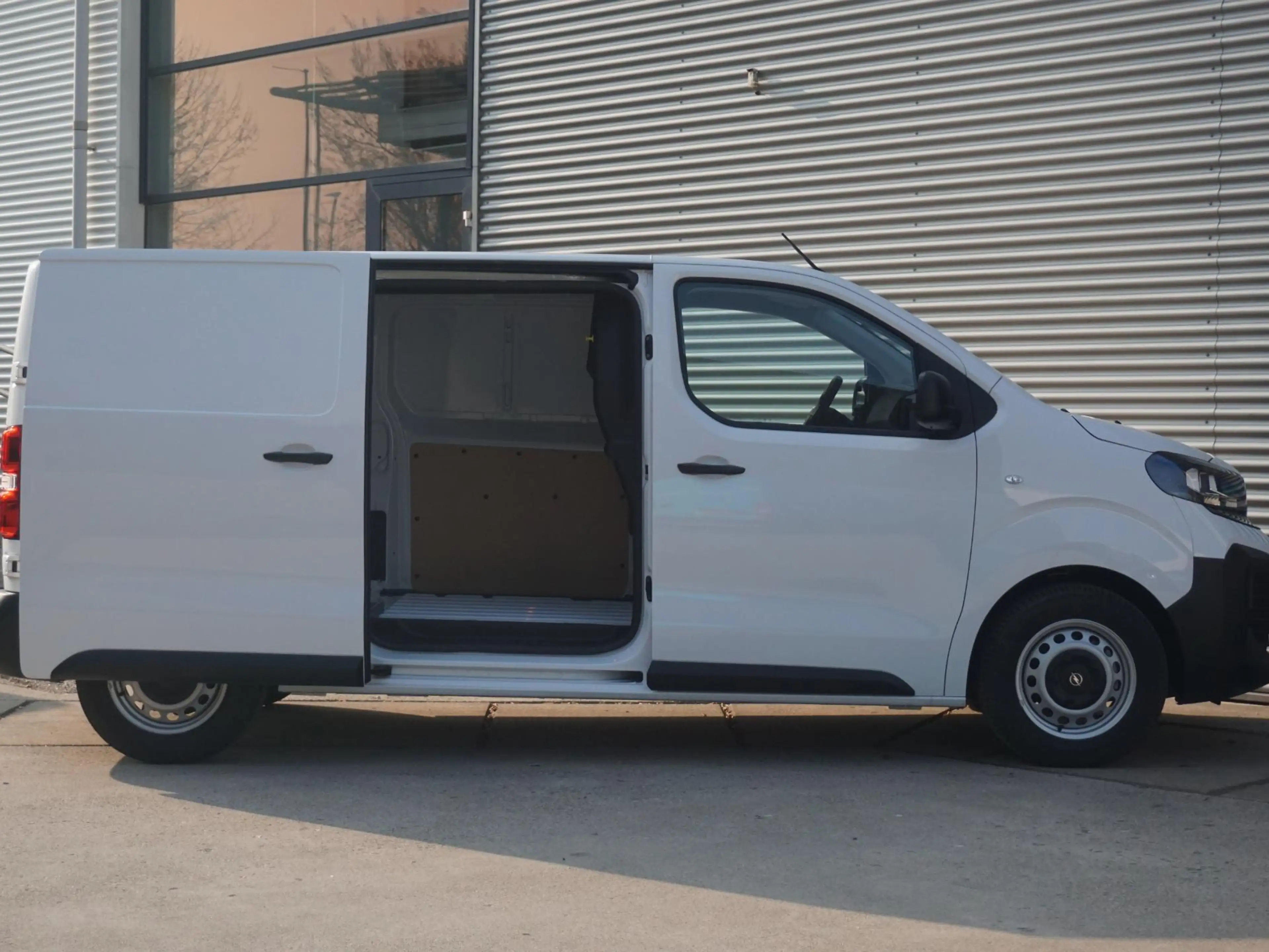 Opel Vivaro-e Electric L2 75 kWh | e-PTO 400V | navigatie incl. — photo 7