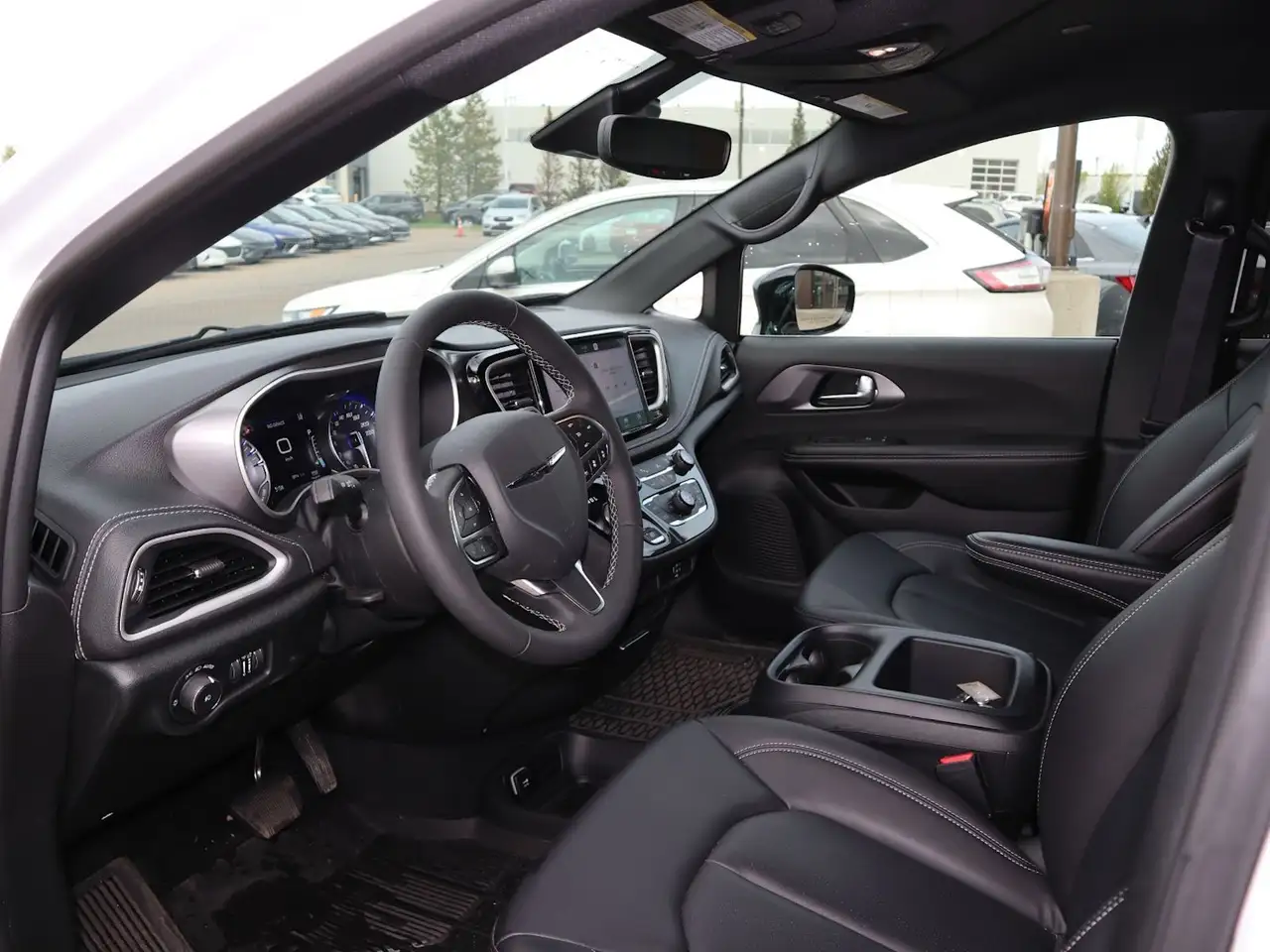 Chrysler Pacifica photo Chrysler Pacifica