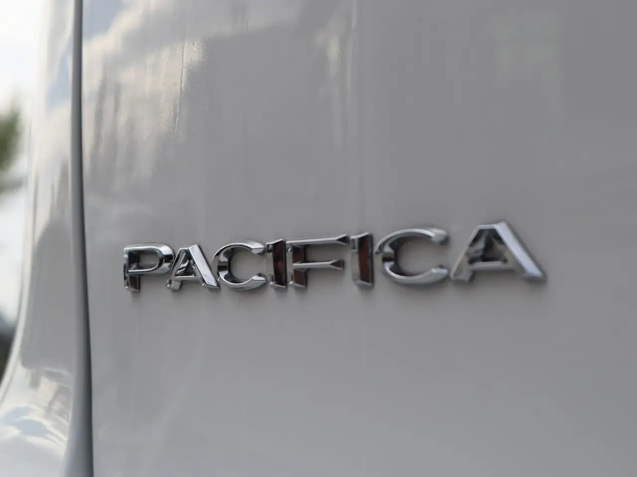 Chrysler Pacifica photo Chrysler Pacifica