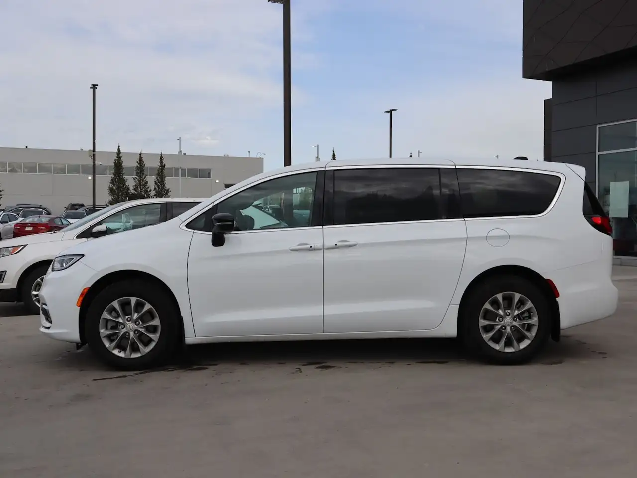 Chrysler Pacifica photo Chrysler Pacifica