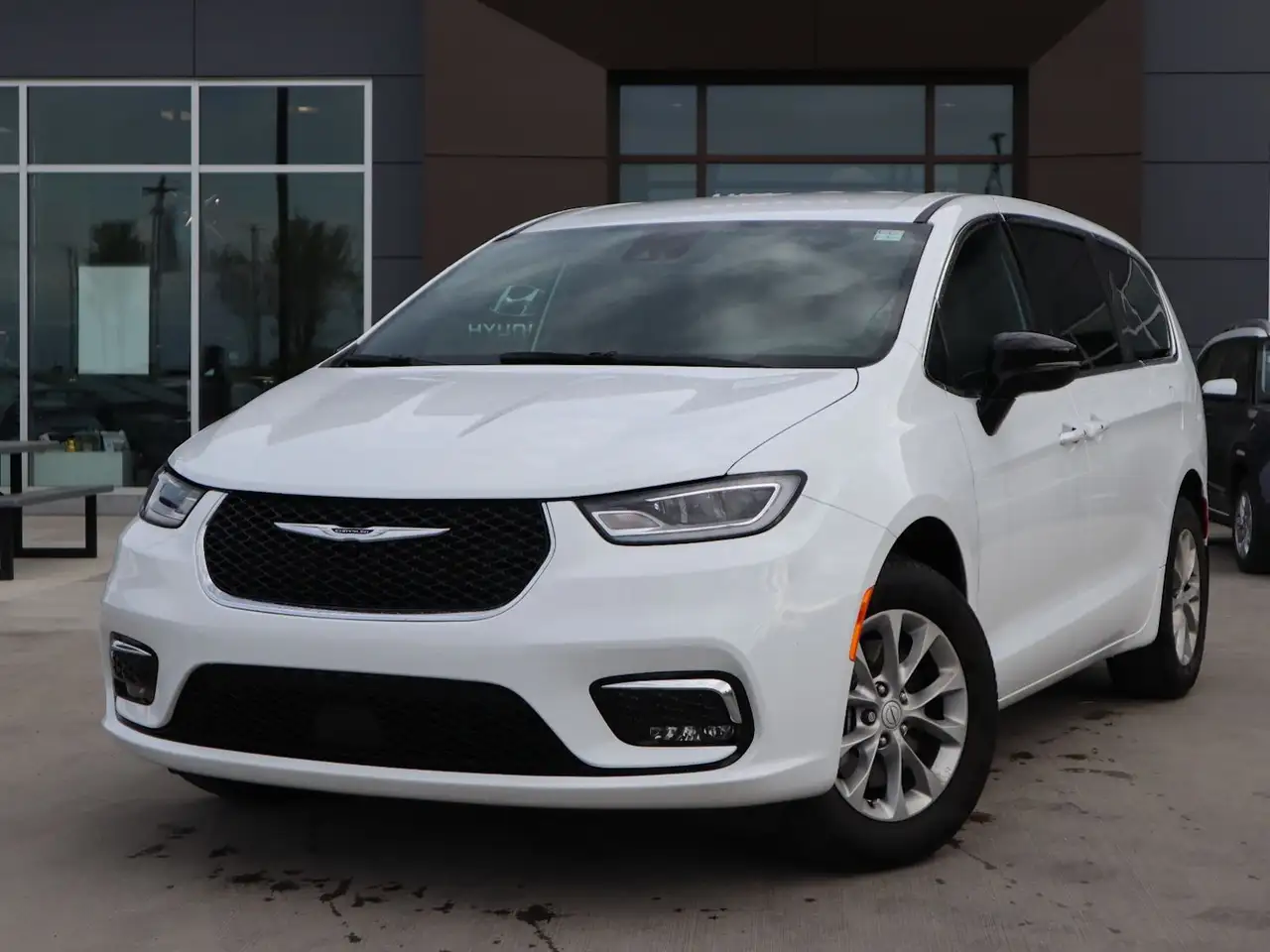 Chrysler Pacifica photo Chrysler Pacifica