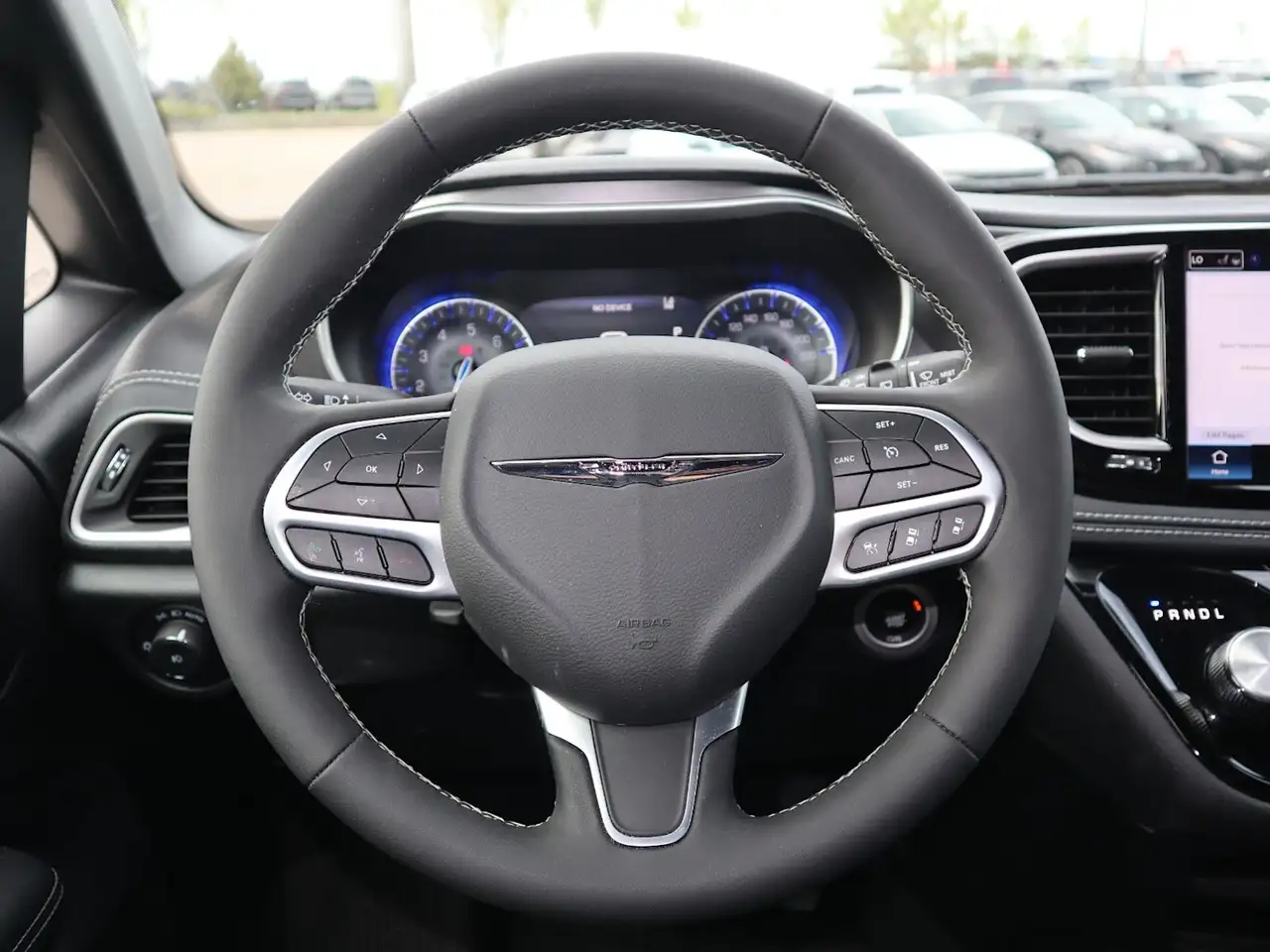 Chrysler Pacifica photo Chrysler Pacifica