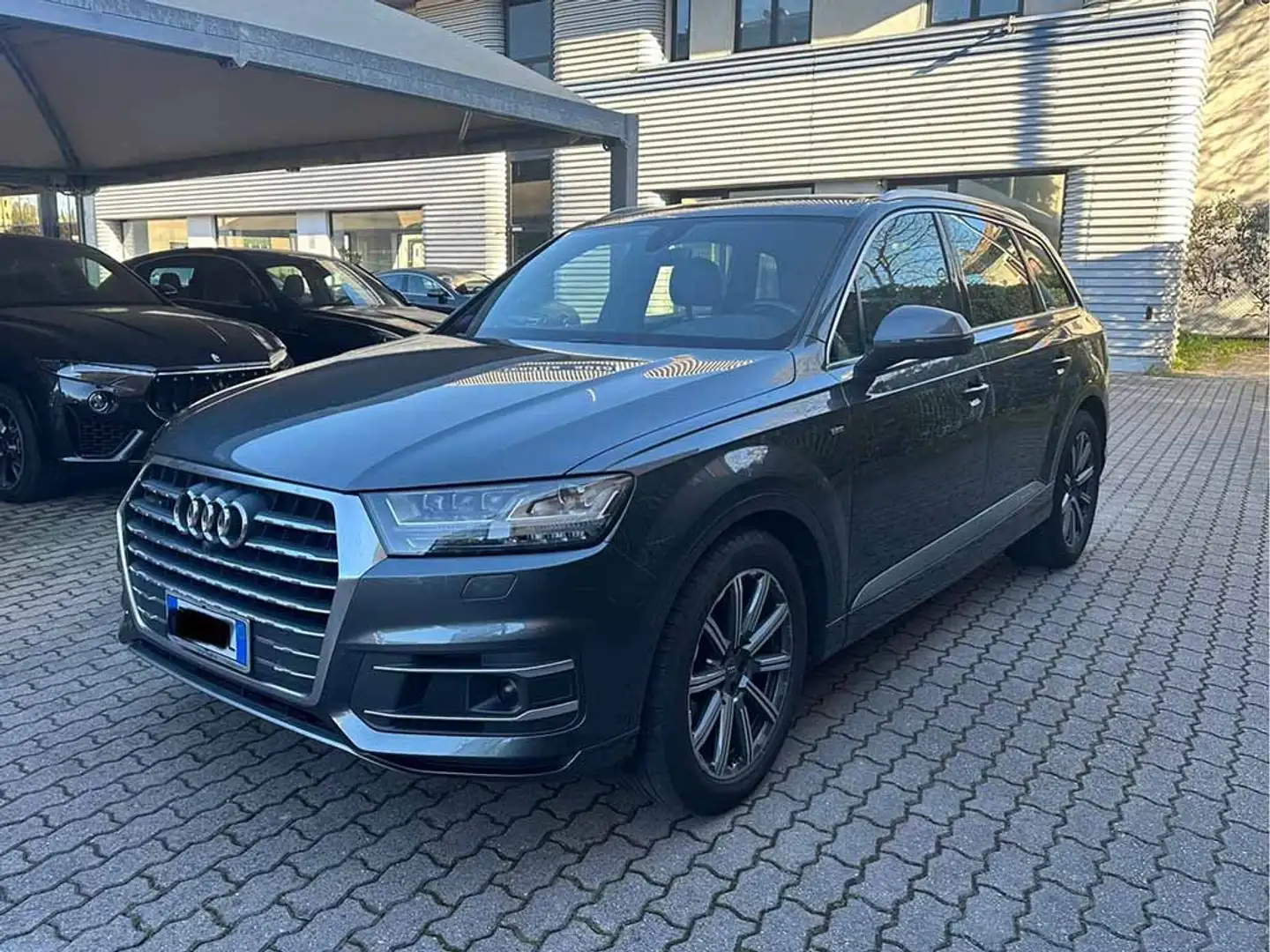 Audi Q7 3.0 tdi SLINE S LINE quattro TELECAM 360 CERCHI 20 Šedá - 1
