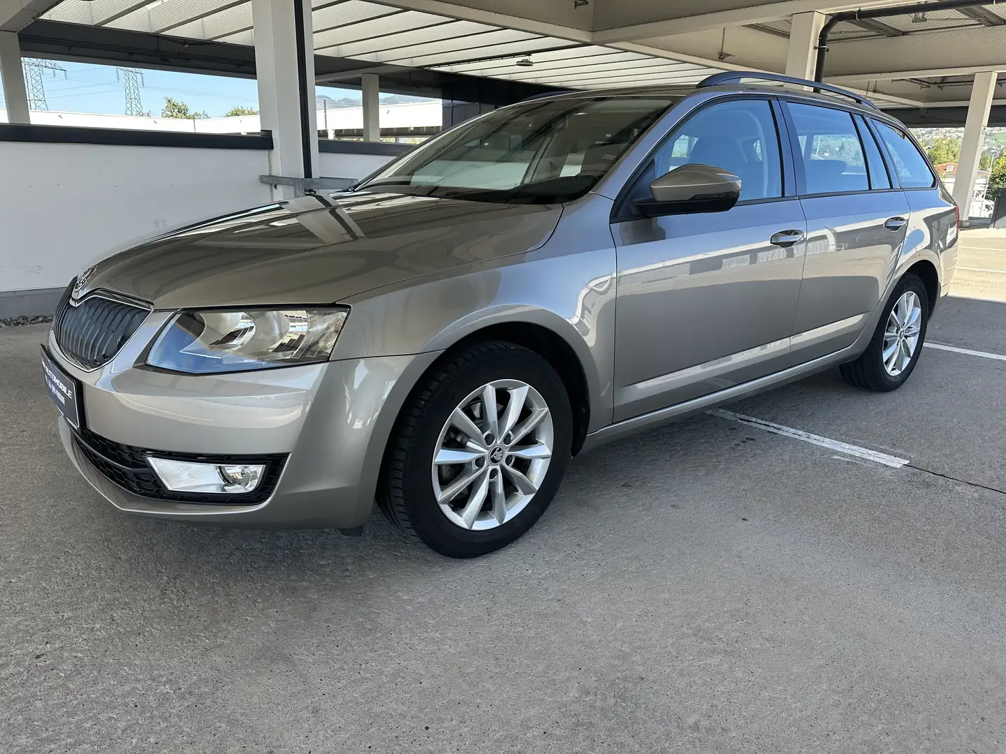 Skoda Octavia Ambition Beige - 2