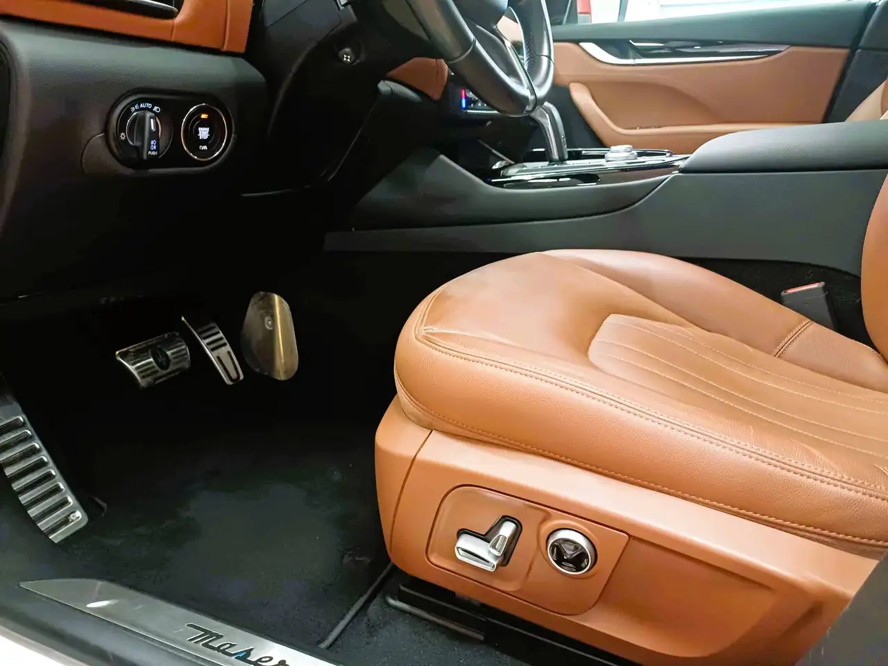 Maserati Levante 2023 — фото 12