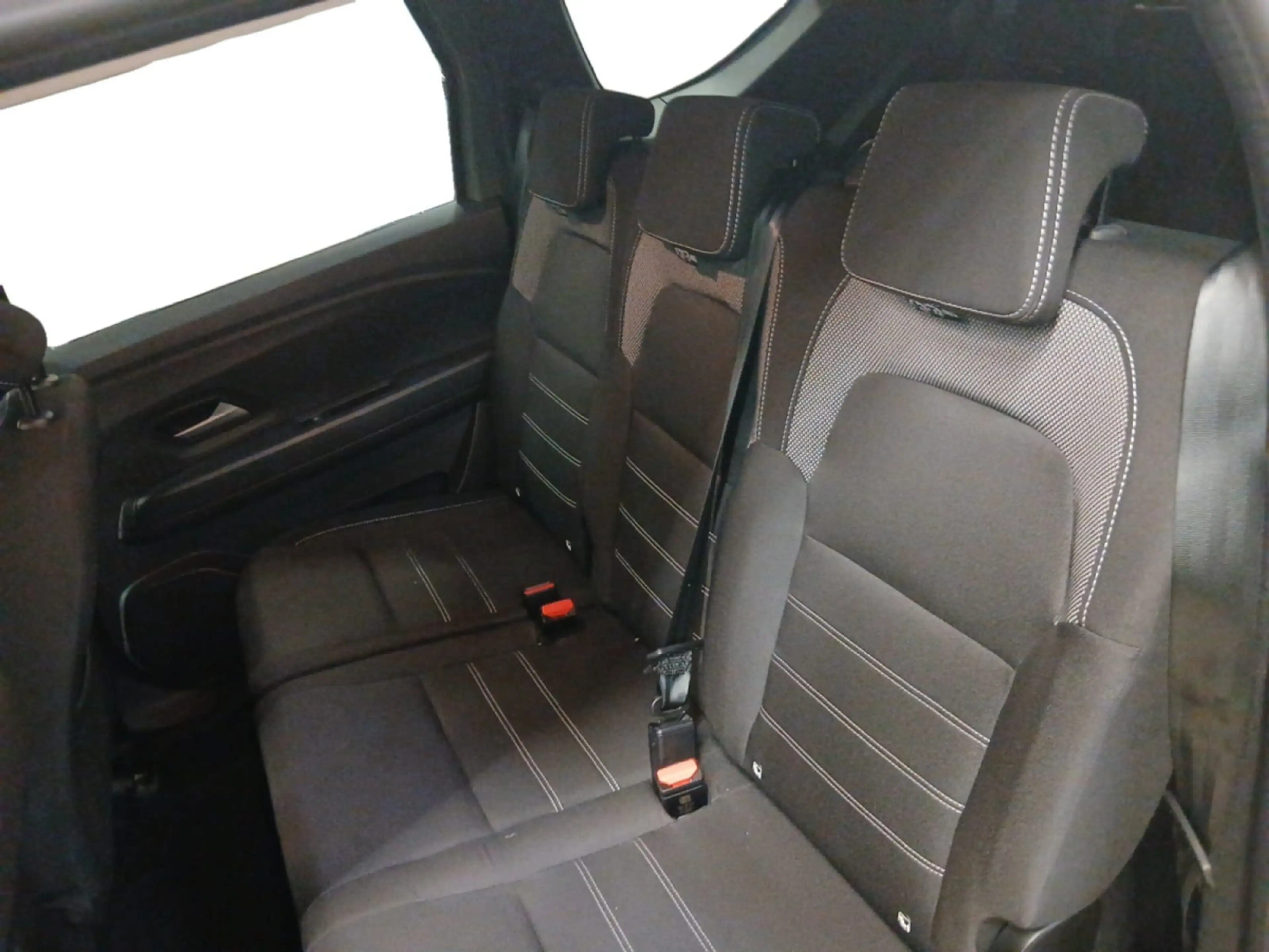 Dacia Jogger 1.6 Hybrid Expression 7pl. — photo 9