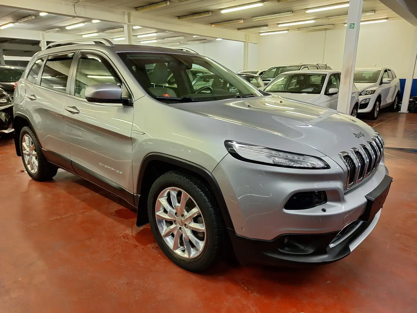 Jeep Cherokee 2.0 MJD 2WD Limited Gris - 2