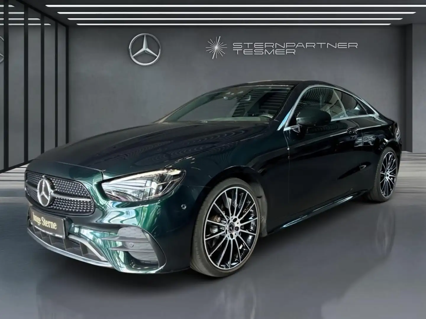Mercedes-Benz E 220 d AMG+KAMERA+WIDE+CARPLAY+360°+AMBIENTE Vert - 2