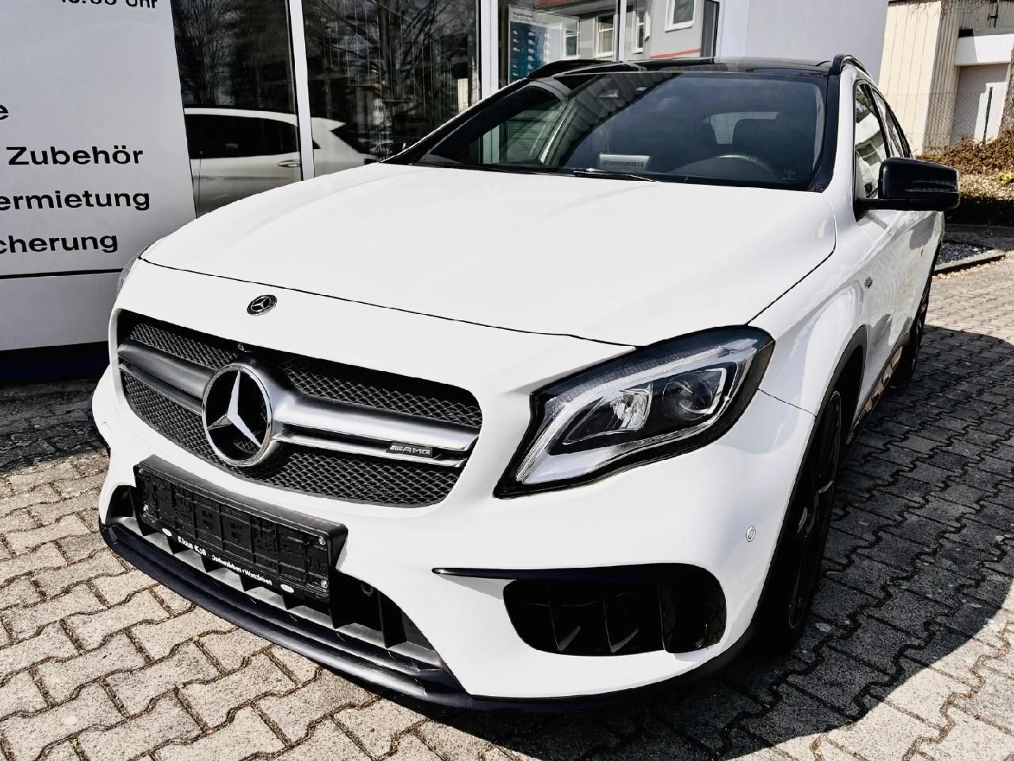 Mercedes-Benz GLA 45 AMG GLA GLA 45 AMG 4Matic — photo 2