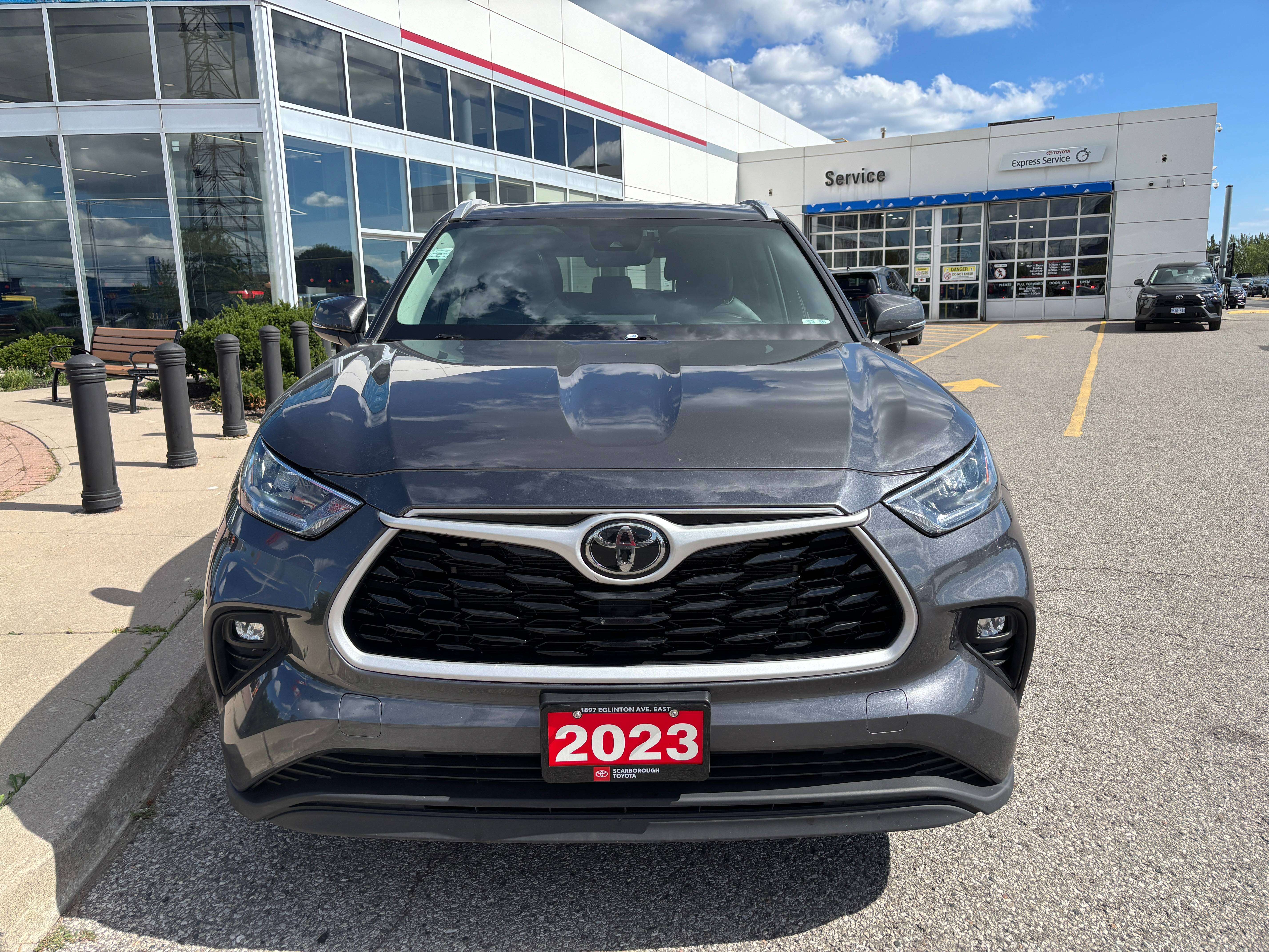 used 2023 Toyota Highlander car, priced at $35,995