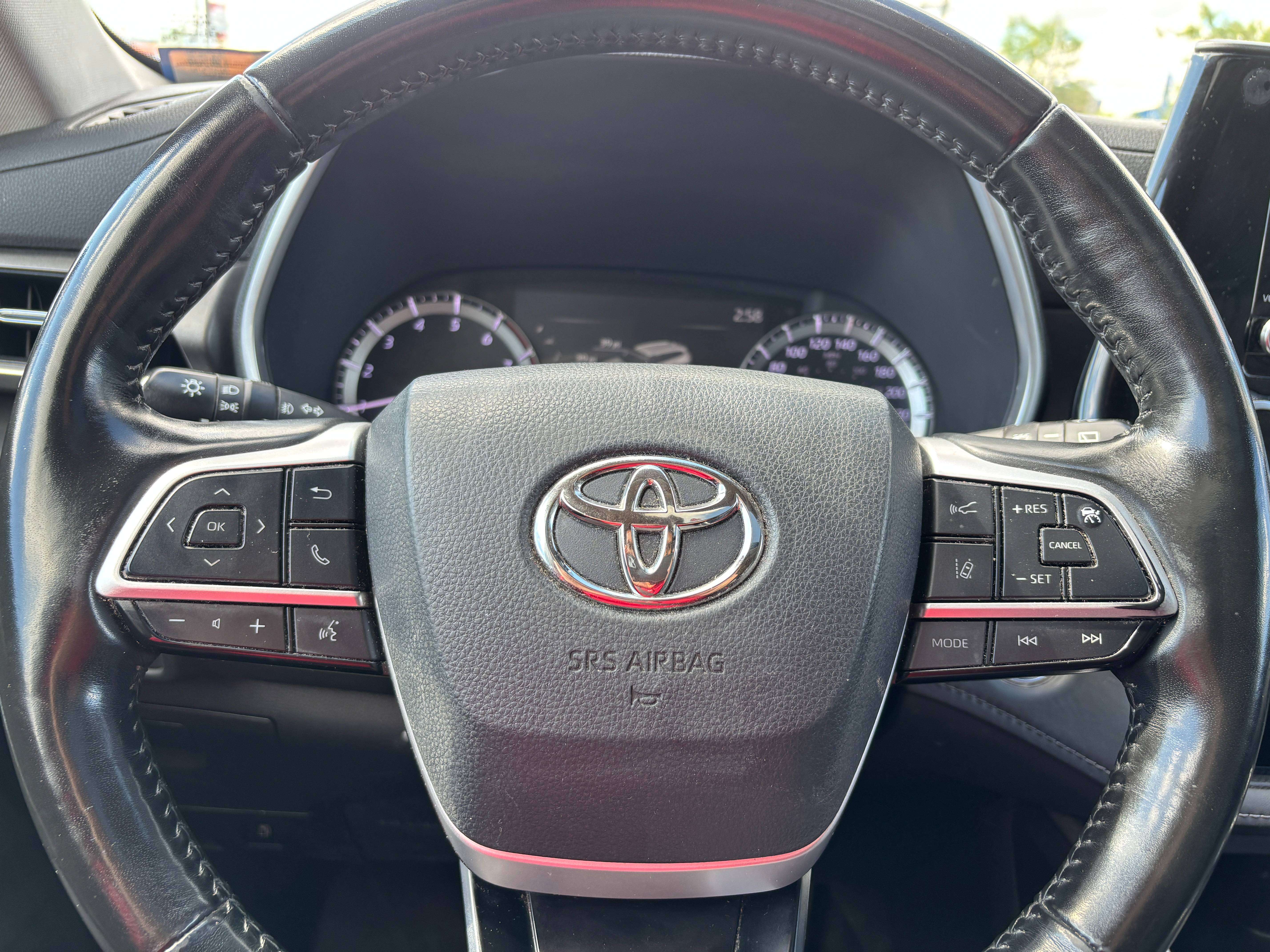 used 2023 Toyota Highlander car, priced at $35,995