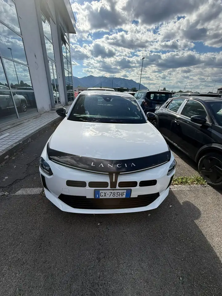 Lancia Ypsilon 2025