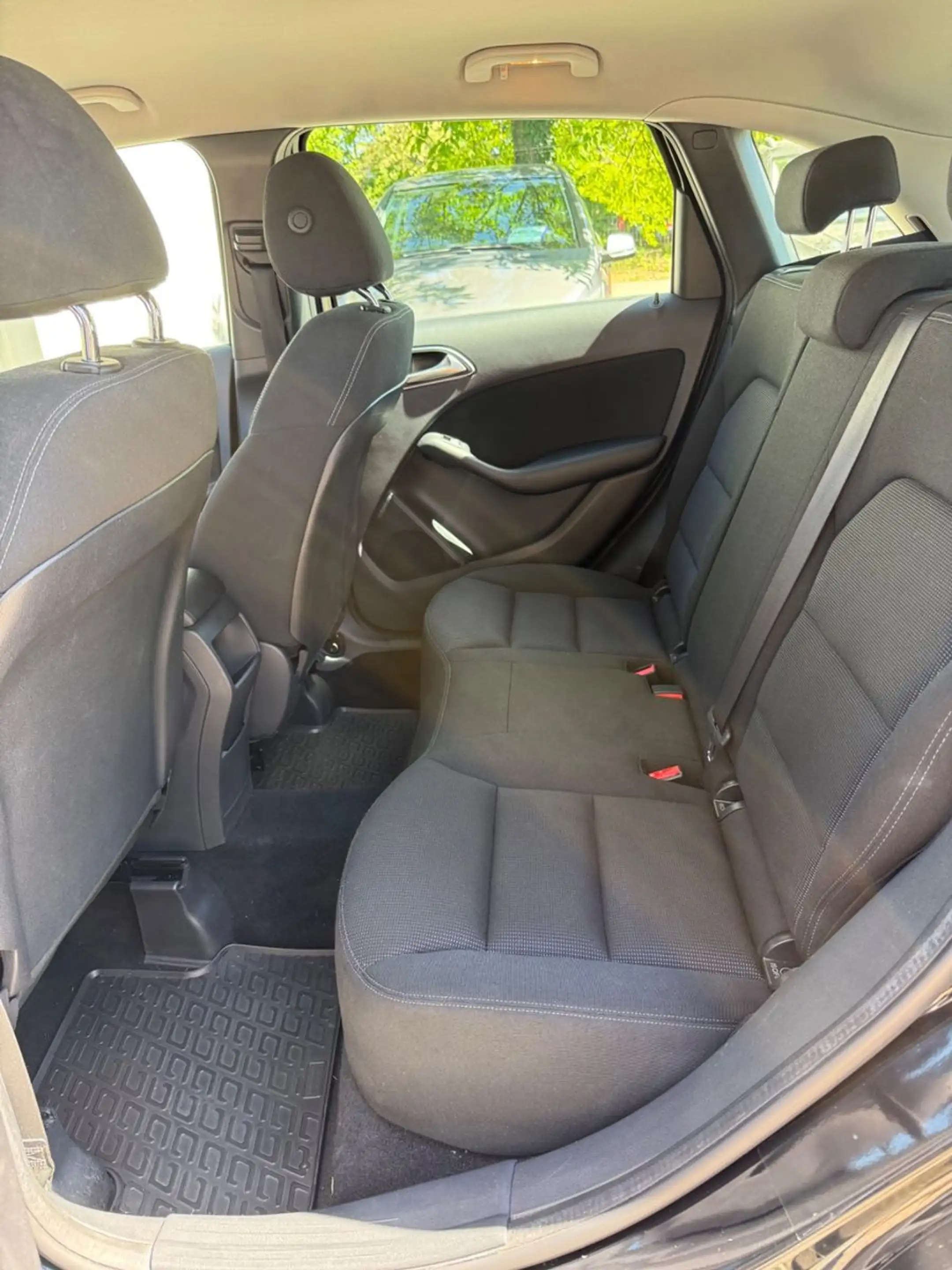 Mercedes-Benz B 220 CDI, 2. Hand, lückenl. bei Mercedes — photo 14