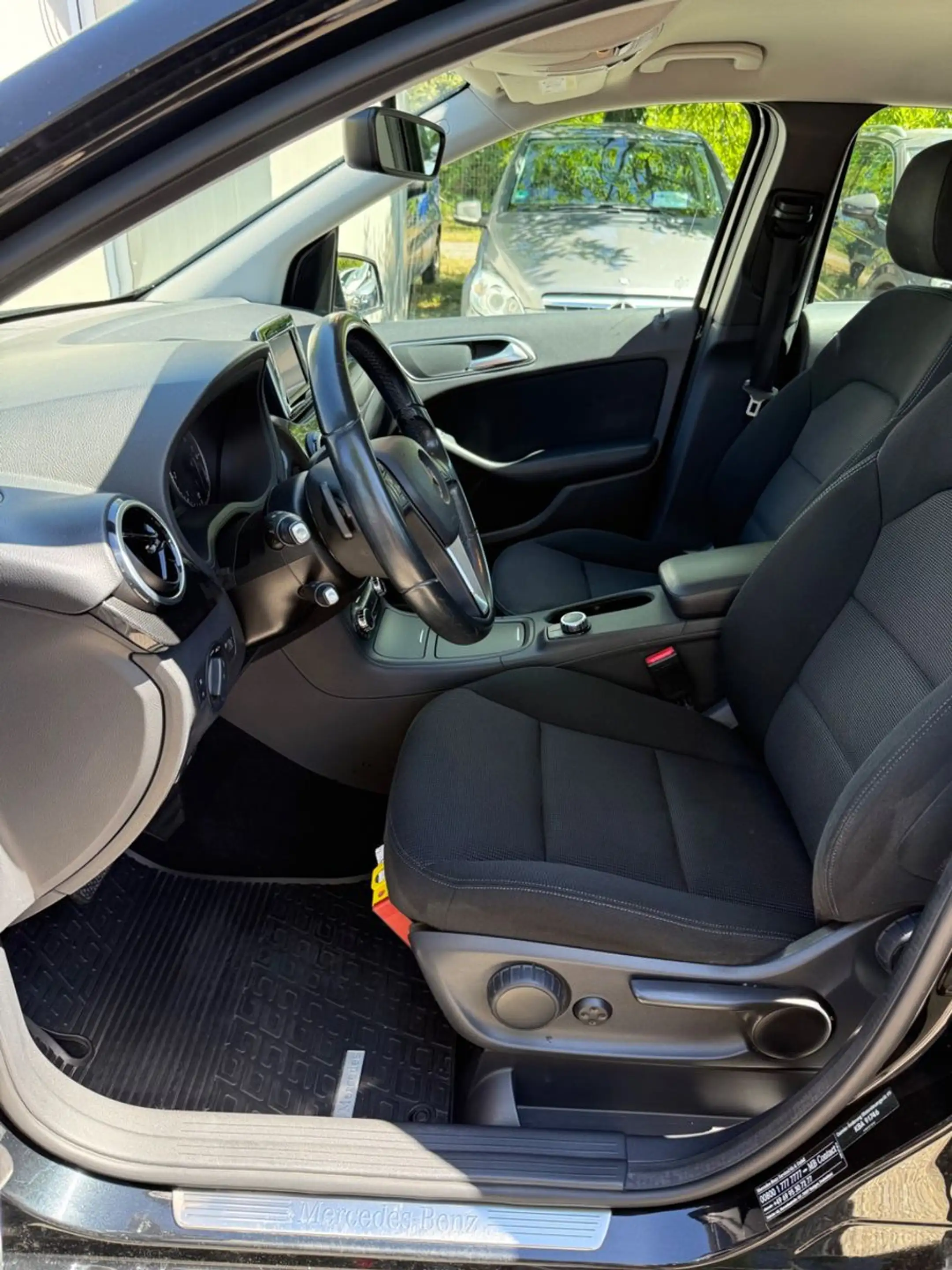 Mercedes-Benz B 220 CDI, 2. Hand, lückenl. bei Mercedes — photo 9