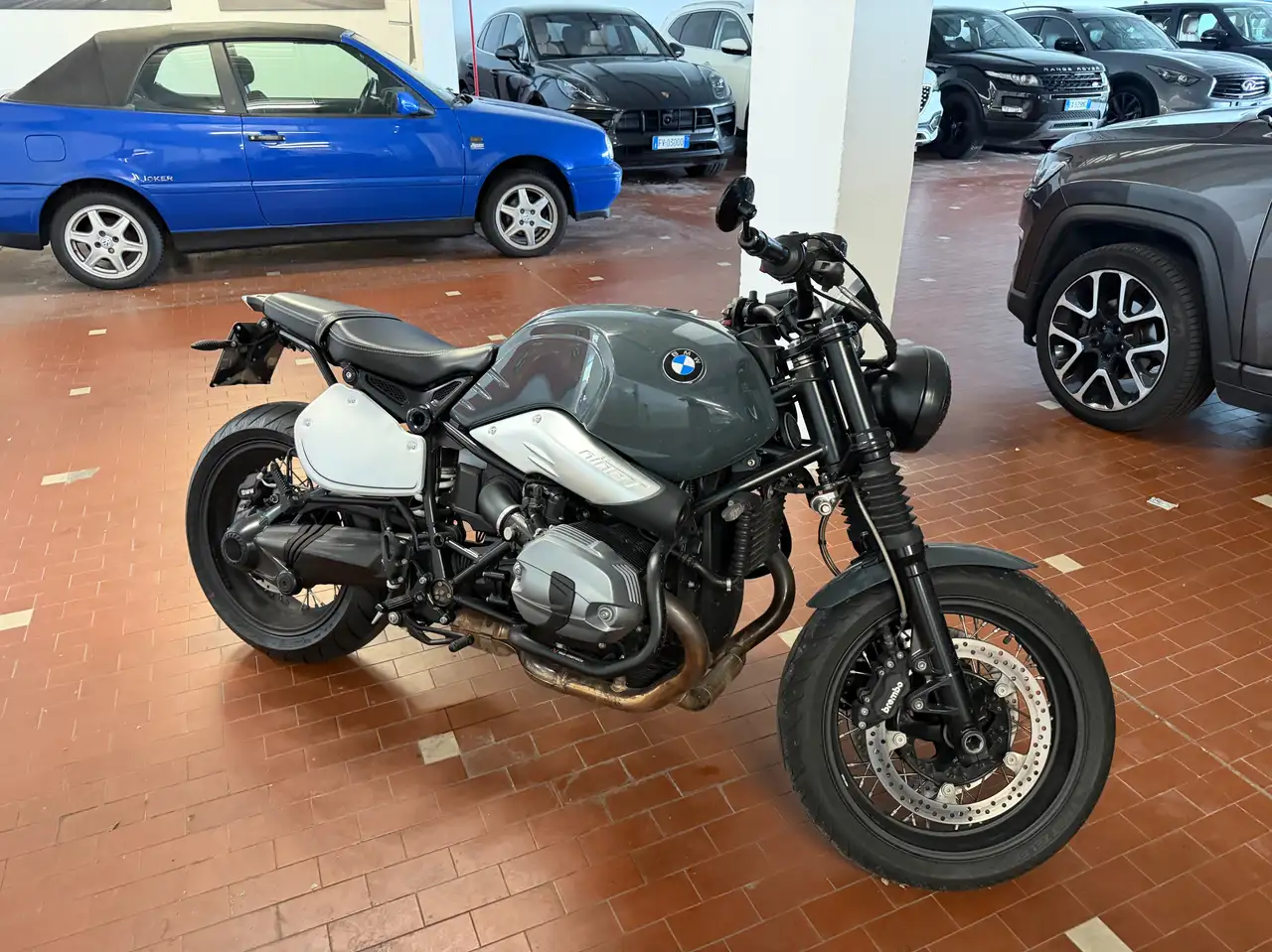 BMW R nineT