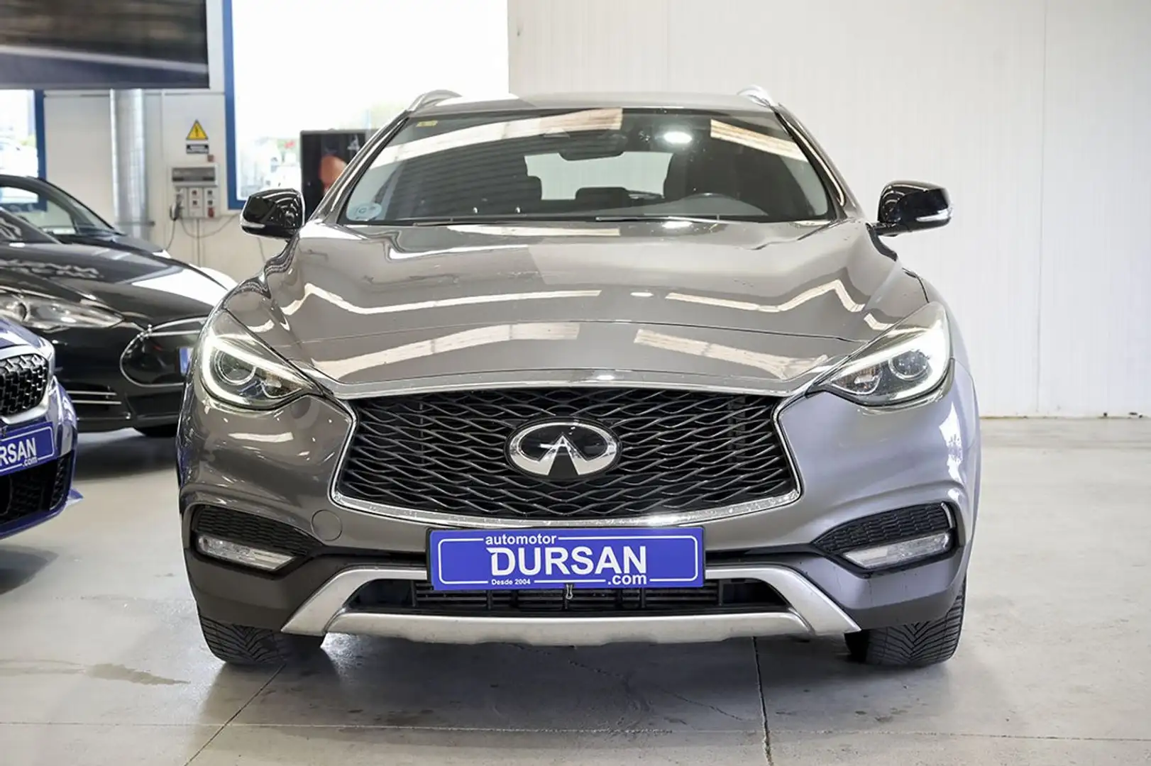 Infiniti QX30 2.2d Premium AWD 7DCT Gris - 2