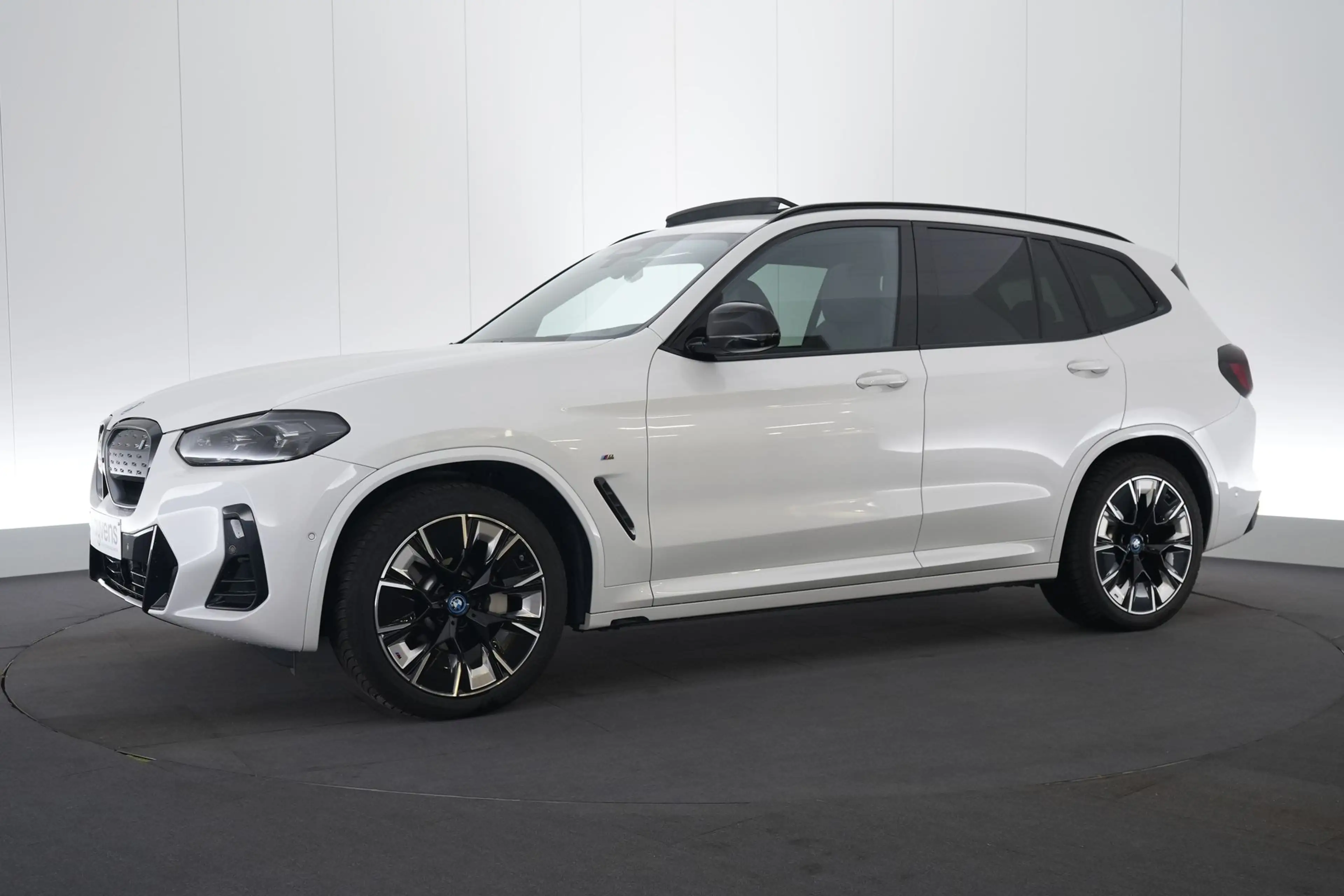 BMW iX3 80 kWh Impressive Dark Shadow LEDER/CUIR Adapt. LE — photo 12