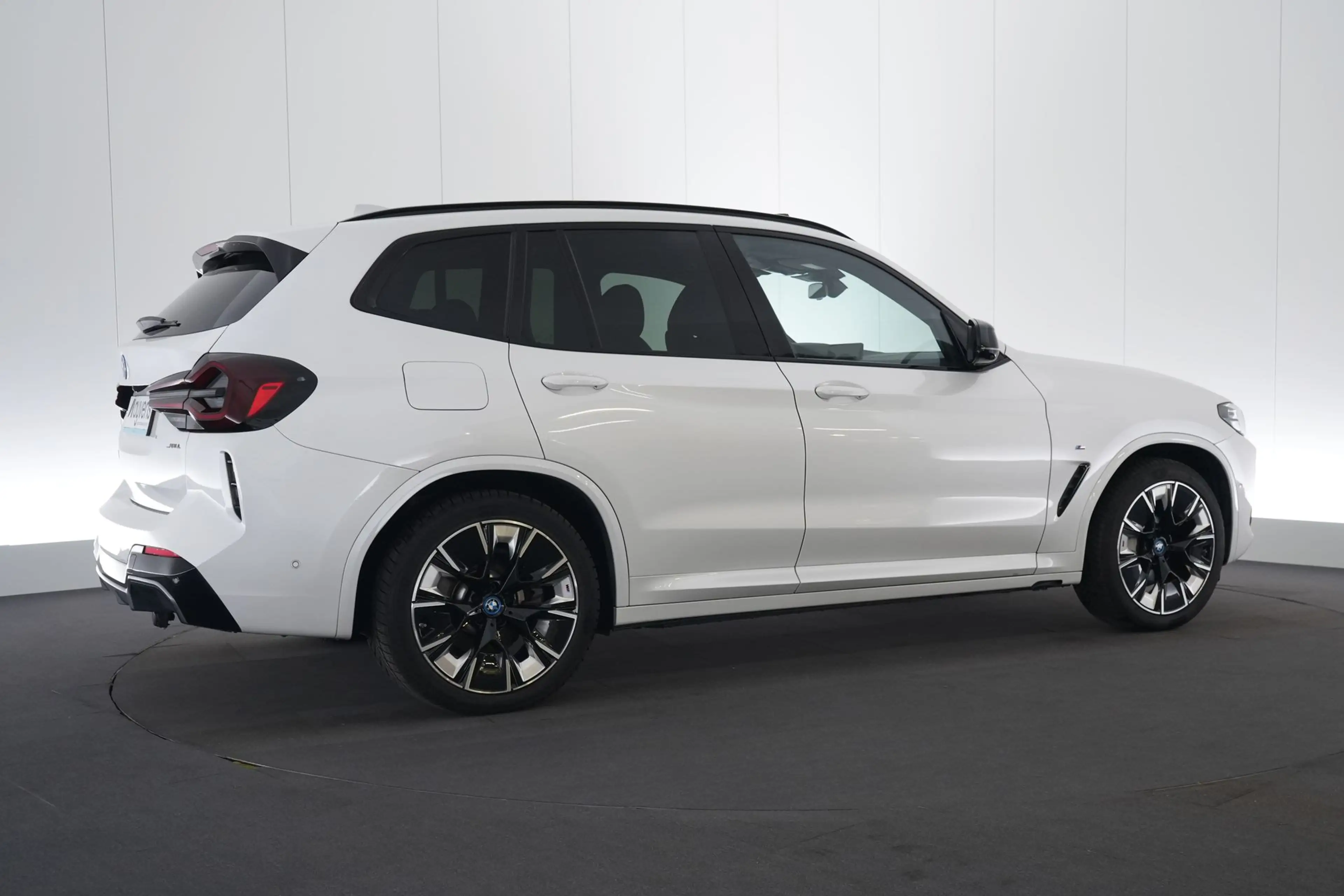 BMW iX3 80 kWh Impressive Dark Shadow LEDER/CUIR Adapt. LE — photo 6