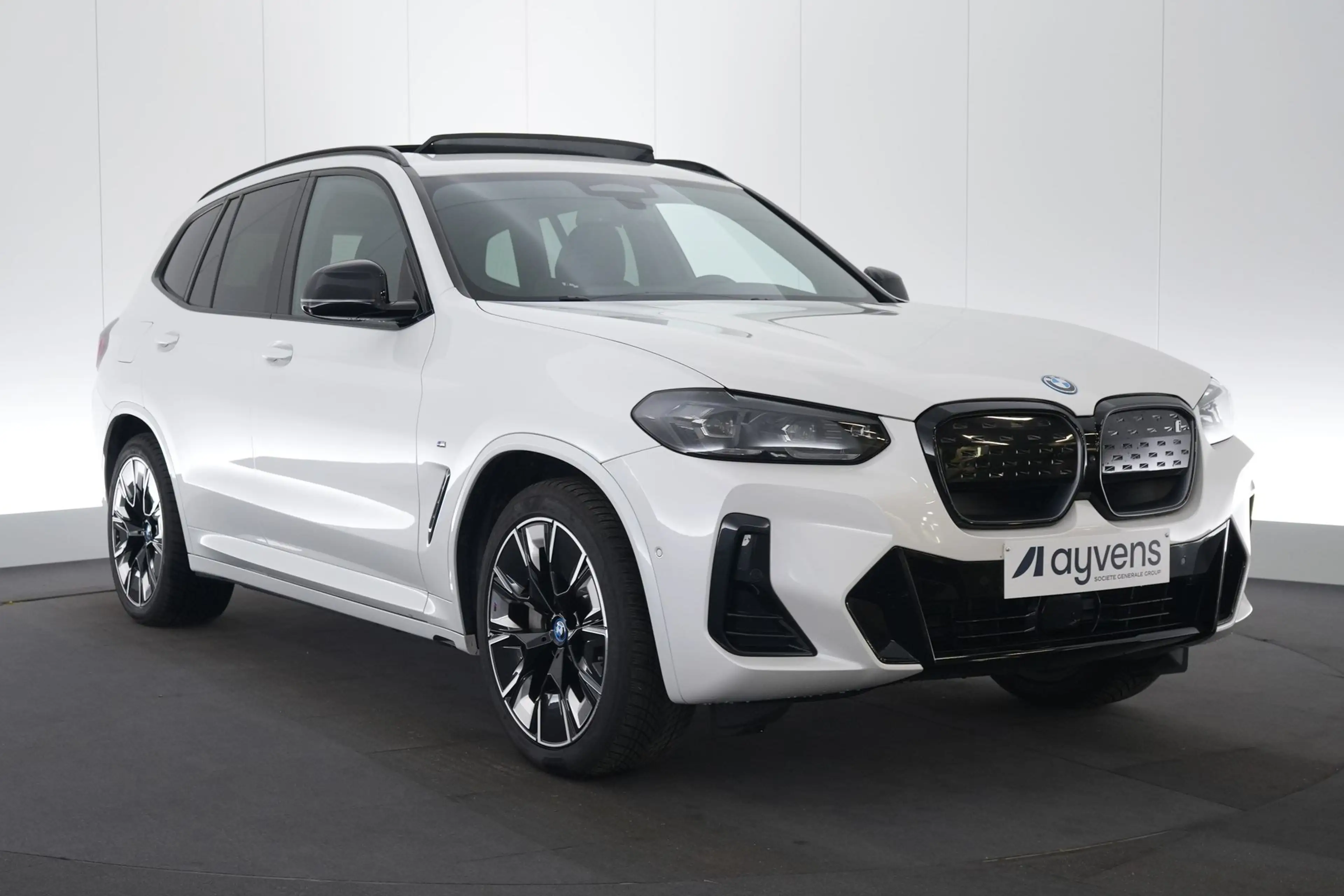 BMW iX3 80 kWh Impressive Dark Shadow LEDER/CUIR Adapt. LE — photo 3