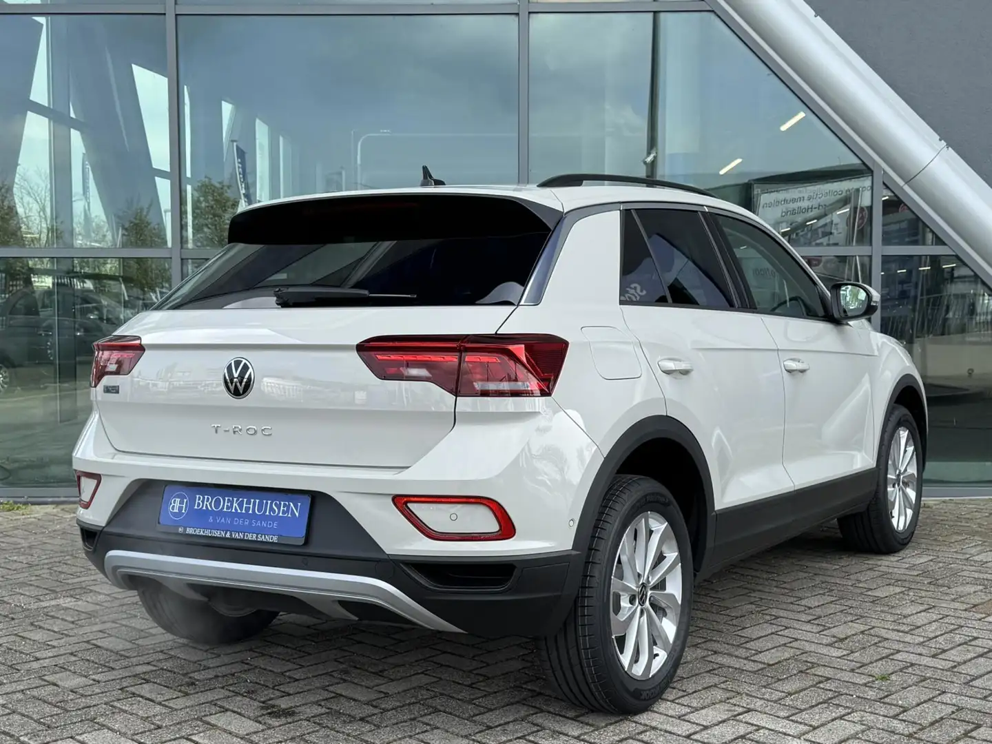 Volkswagen T-Roc 1.5 TSI Life Annieversay Model 150pk Automaat / Ca Grijs - 2
