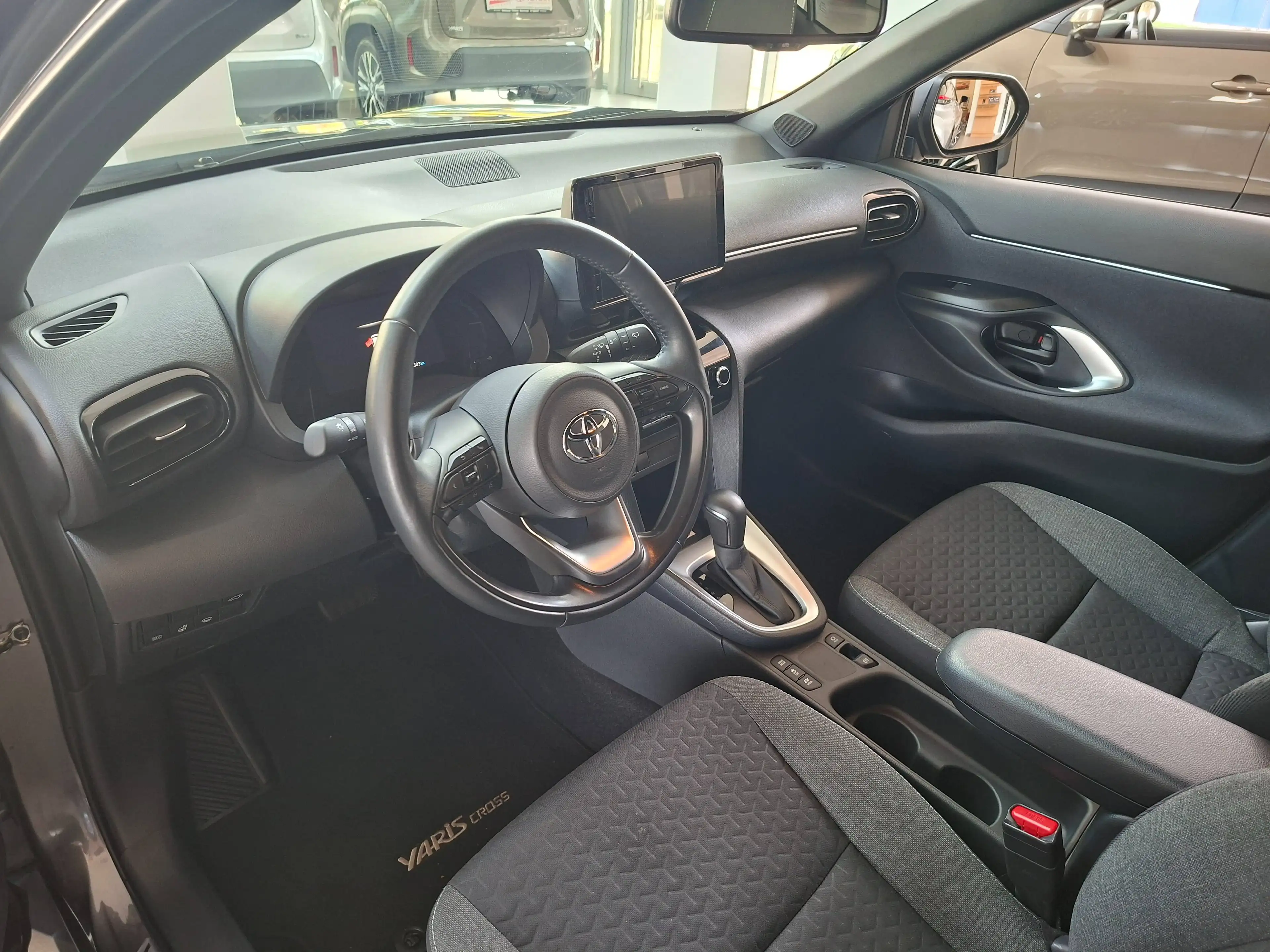 Toyota Yaris Cross Hybrid FWD Team D + WKR  + AHK + Elektr.  Heckklappe+ Safaty Paket + Garantie — photo 5