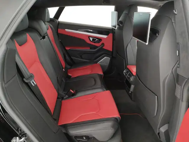 Lamborghini Urus view 10