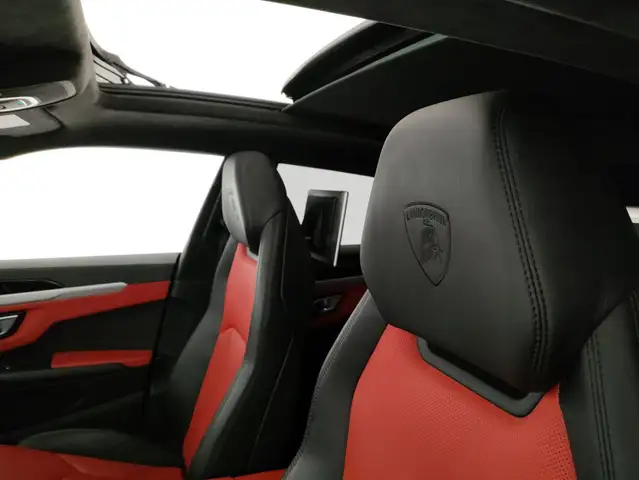 Lamborghini Urus view 20