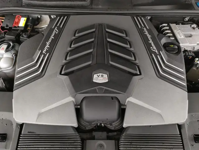 Lamborghini Urus view 13