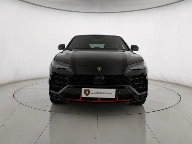 Lamborghini Urus view 2