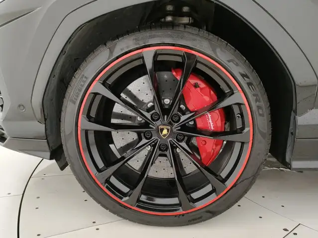 Lamborghini Urus view 14