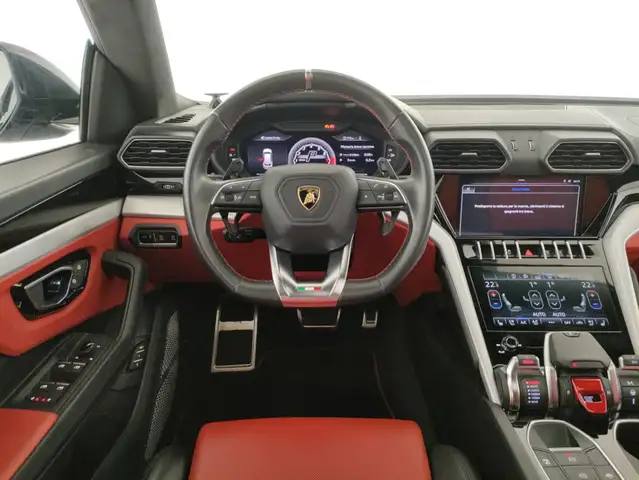 Lamborghini Urus view 8