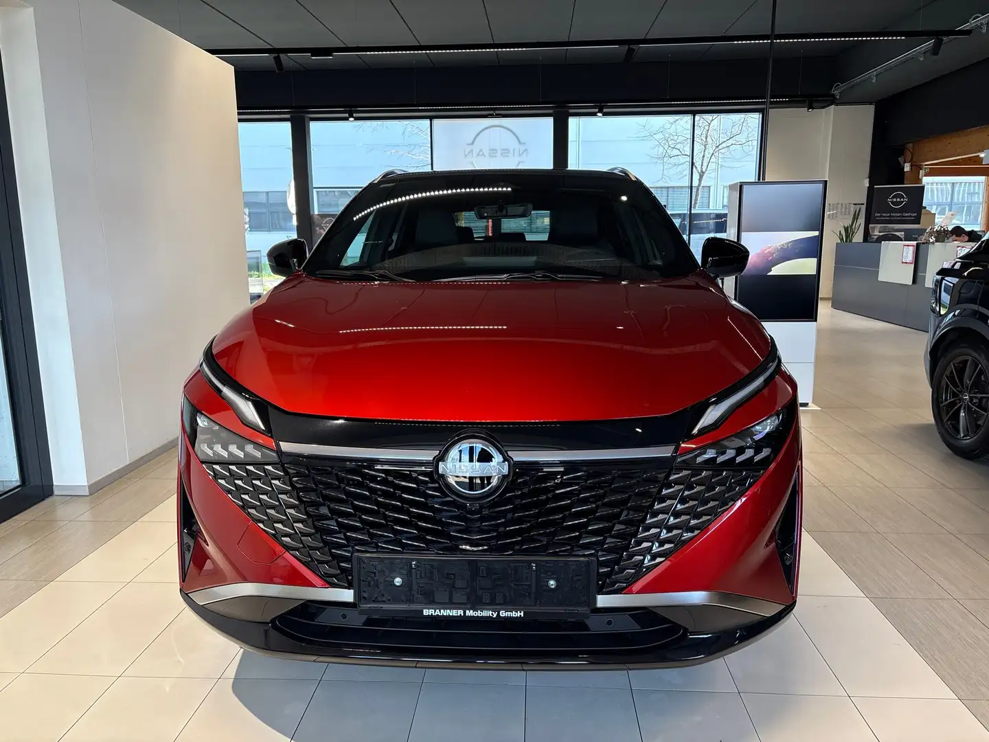 Nissan Qashqai 1,3 DIG-T MHEV 4x4 Tekna+ Xtronic Rot - 2
