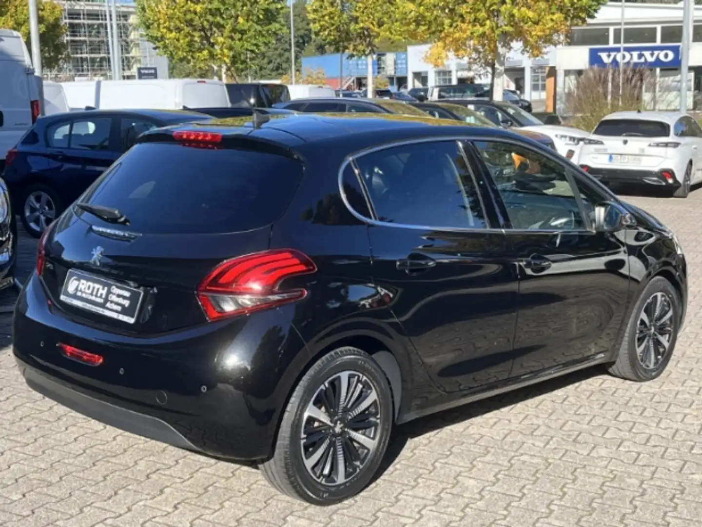 Peugeot 208 Allure 110 EAT6 Panodach Klima SHZ Alu Noir - 2