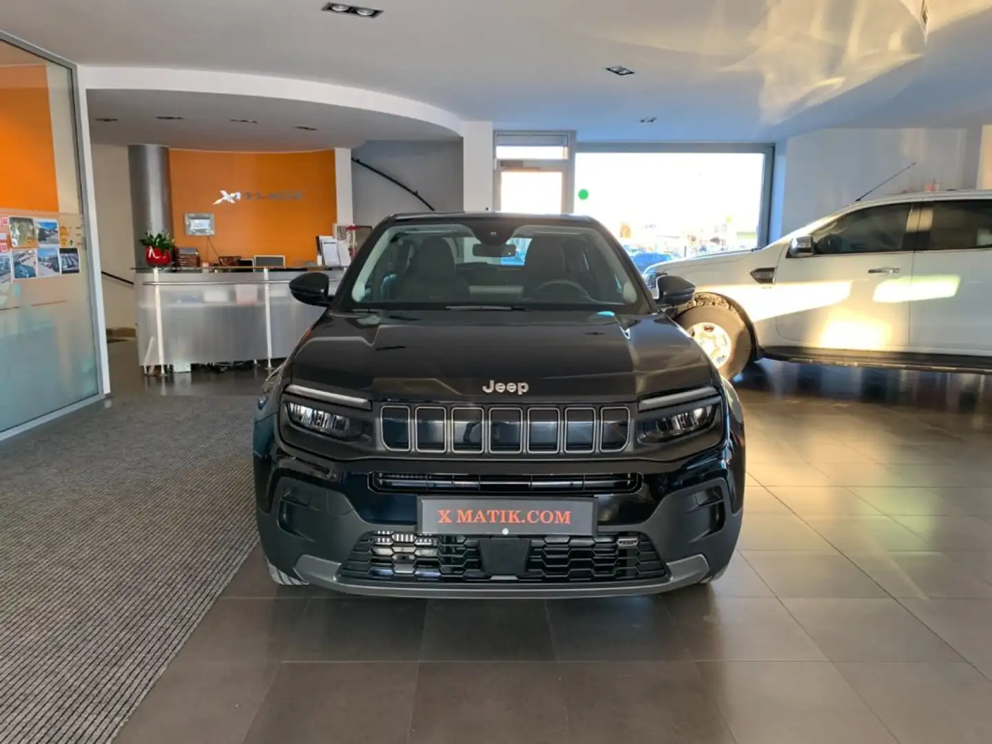 Jeep Avenger 1.2 Turbo MHEV Longitude AUTOMATICA Negro - 2