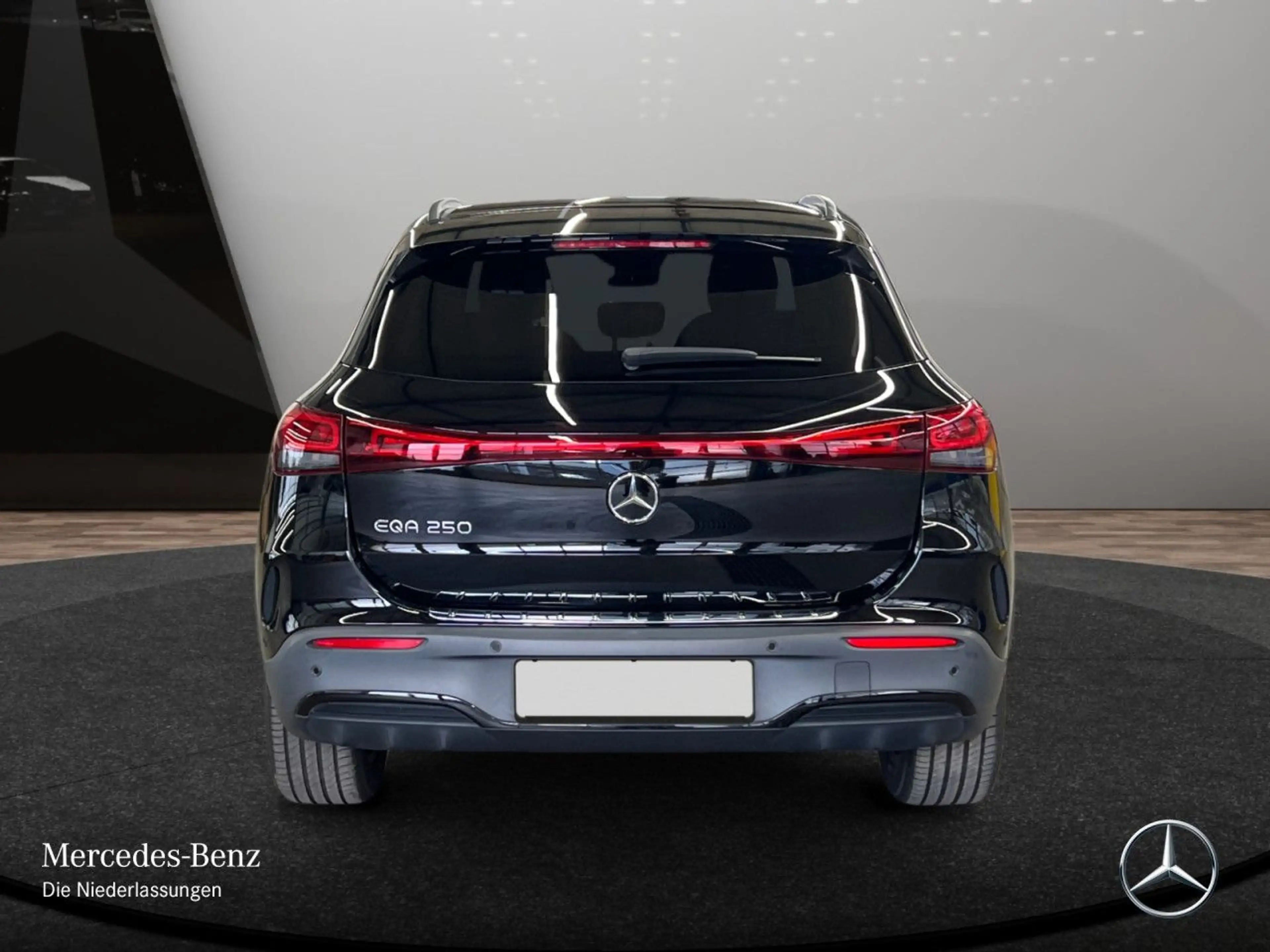 Mercedes-Benz EQA 250 AMG+NIGHT+PLUS-PAKET+360+EDW+KEYLESS — photo 9