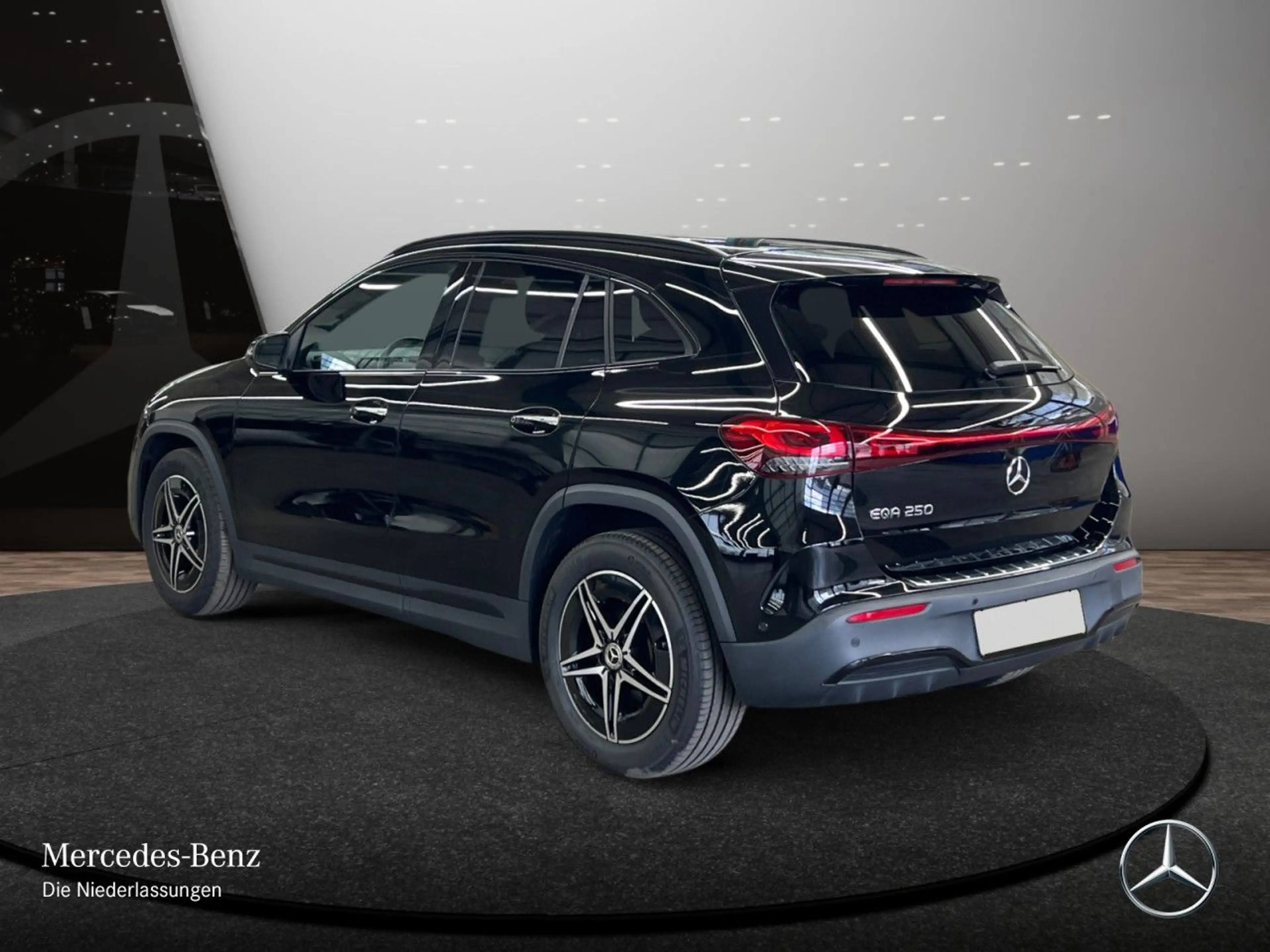 Mercedes-Benz EQA 250 AMG+NIGHT+PLUS-PAKET+360+EDW+KEYLESS — photo 10
