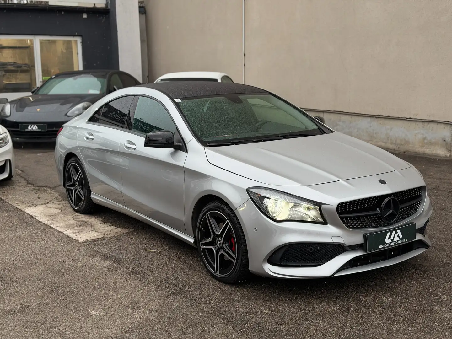 Mercedes-Benz CLA 220 CLA 220 CDI AMG-Line Grau - 2