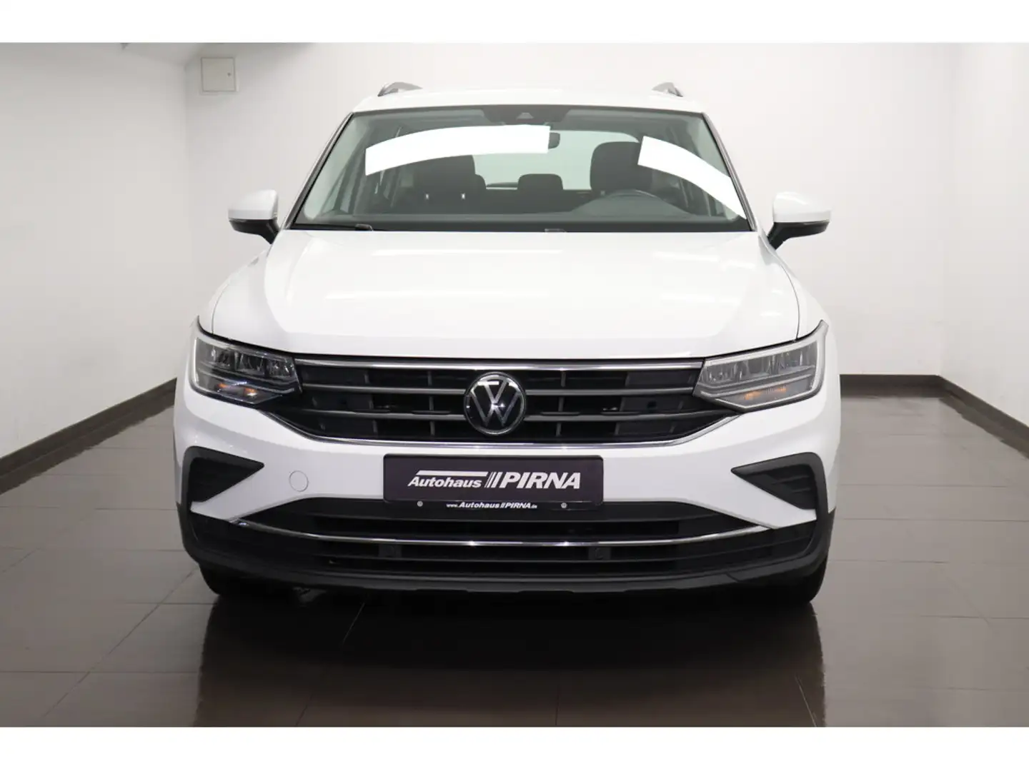 Volkswagen Tiguan 1.5 TSI Life LED NAVI Weiß - 2